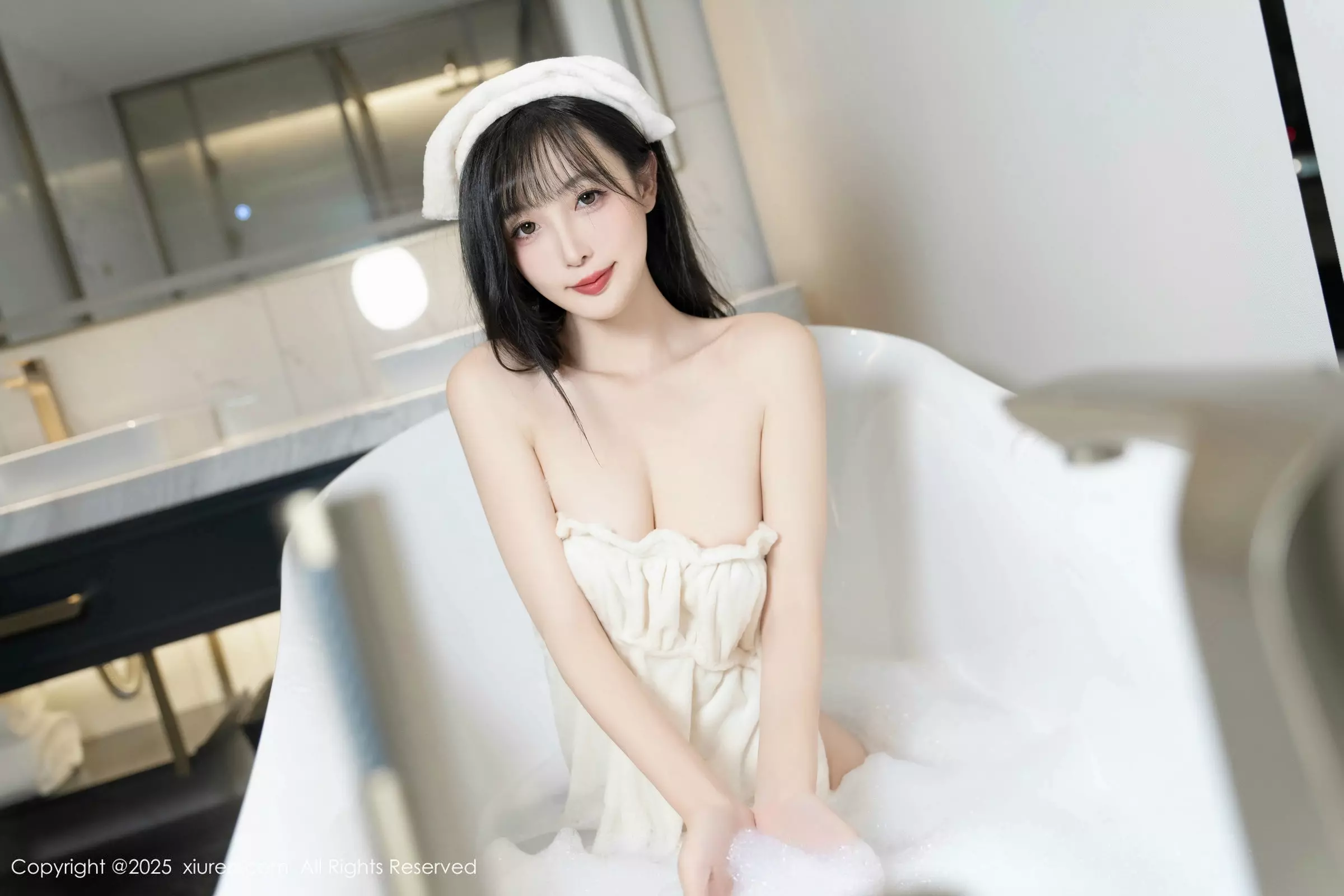 秀人集.com_[XiuRen秀人网]No.10005_模特樱桃小阑子浴室场景性感白色浴袍配原色丝袜秀美腿诱惑写真87P