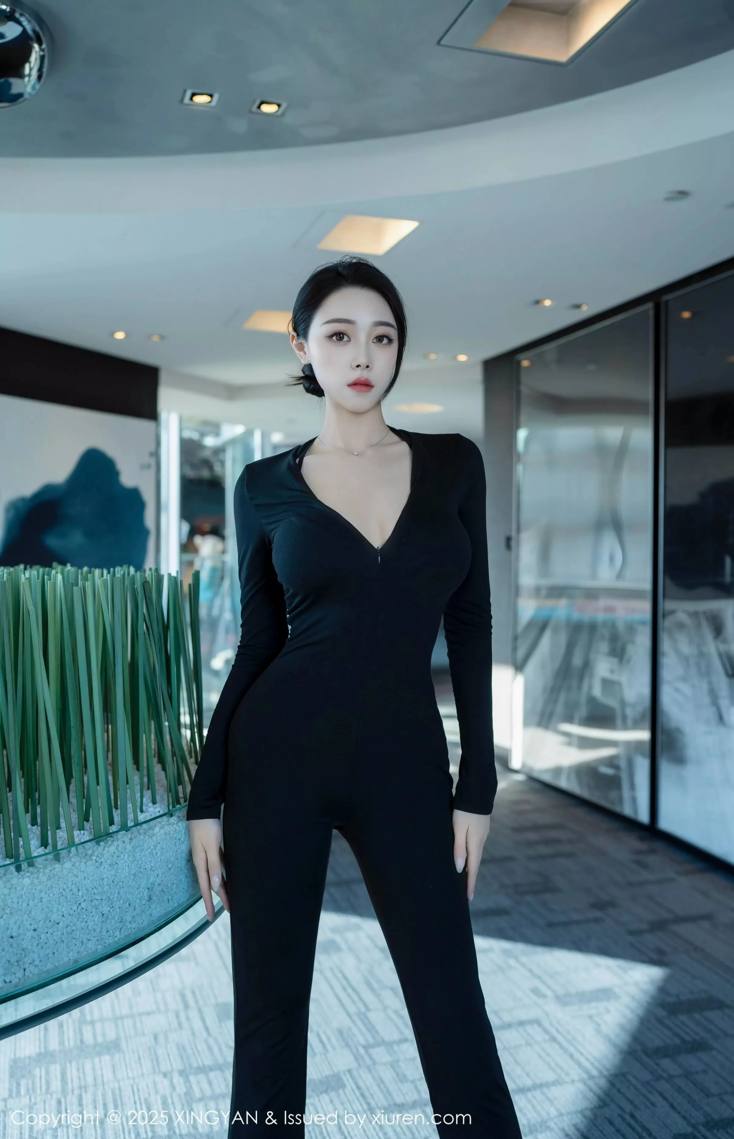 秀人集.com_[XINGYAN星颜社]VOL.322_模特清妙性感OL职业装露轻透黑色内衣秀完美身材诱惑写真81P