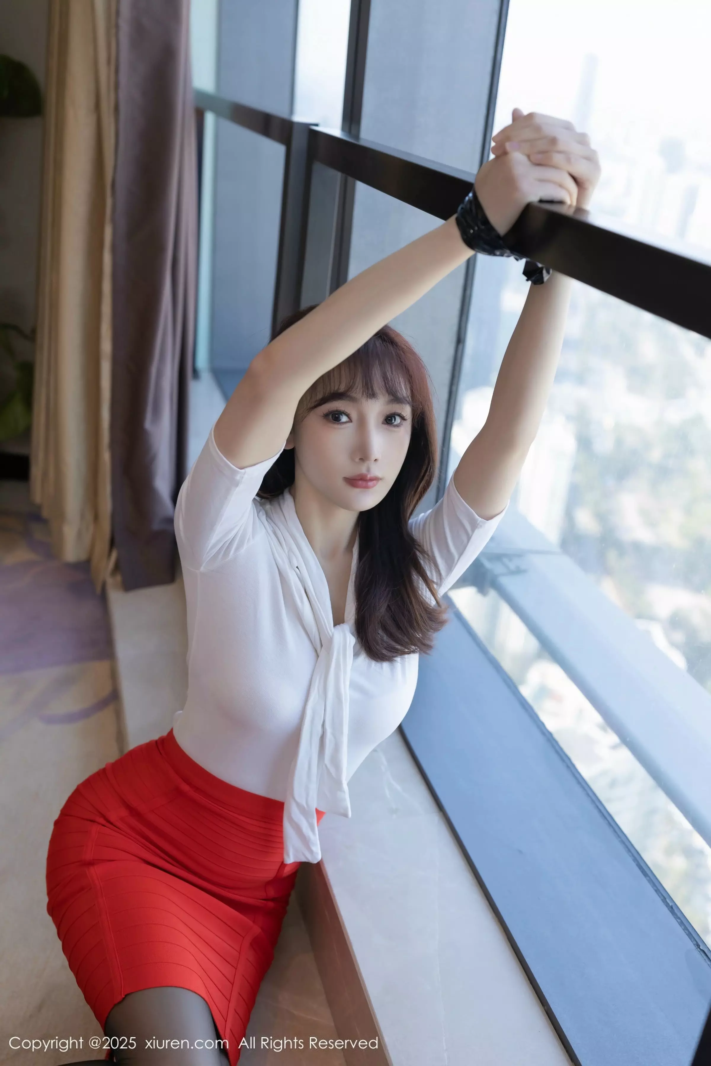 秀人集.com_[XiuRen秀人网]No.10014_模特陆萱萱剧情主题红色短裙配超薄黑丝秀翘臀美腿撩人诱惑写真81P