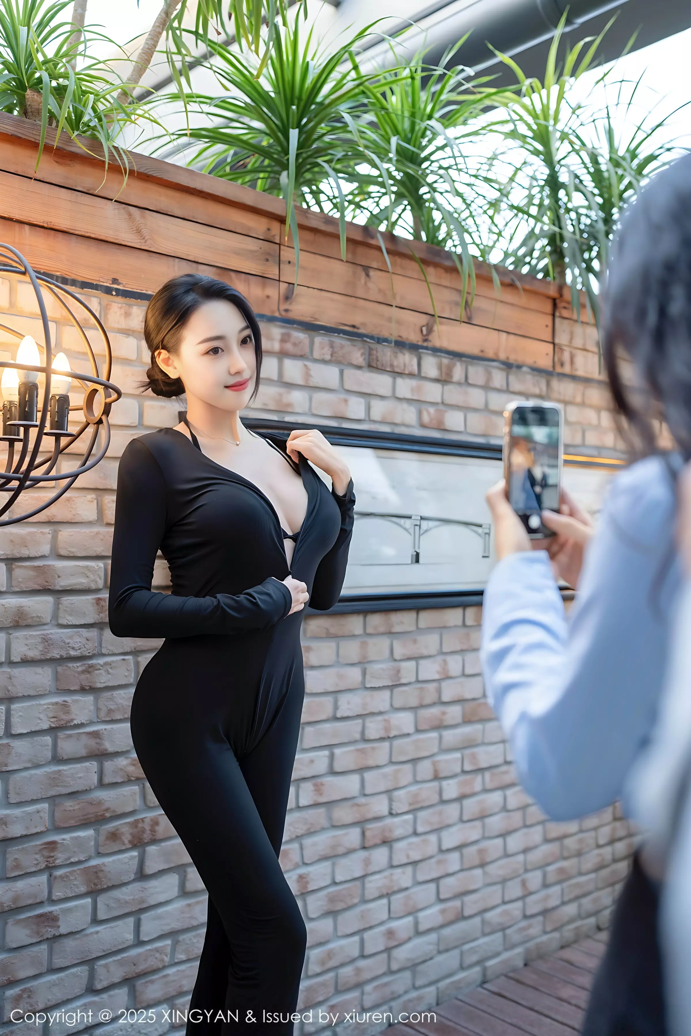 秀人集.com_[XINGYAN星颜社]VOL.322_模特清妙性感OL职业装露轻透黑色内衣秀完美身材诱惑写真81P