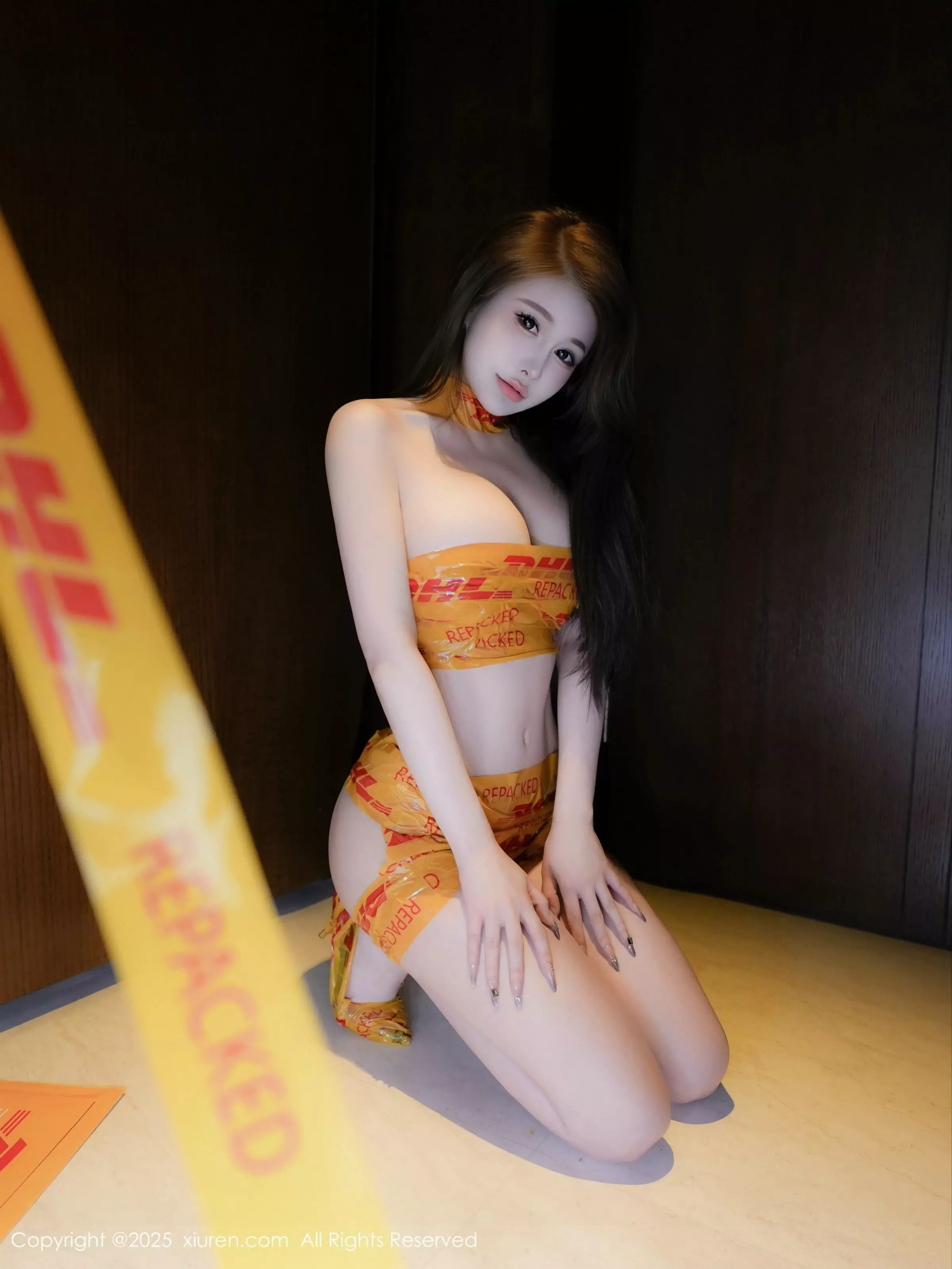 秀人集.com_[XiuRen秀人网]No.10016_模特甜妮户外性感黄色胶带裹身秀完美身材白嫩肌肤诱惑写真76P