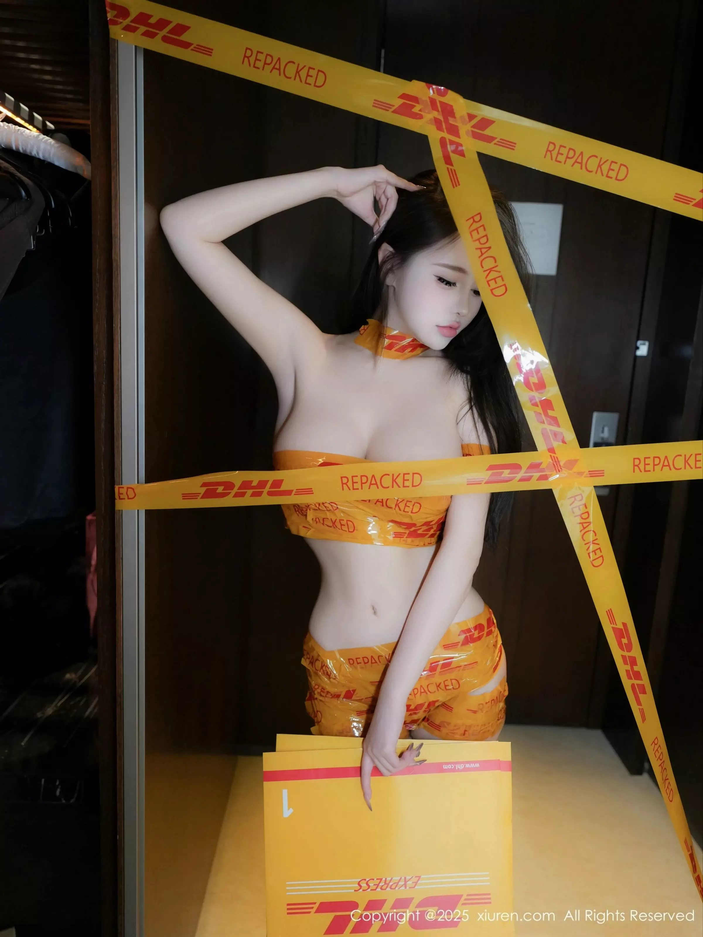 秀人集.com_[XiuRen秀人网]No.10016_模特甜妮户外性感黄色胶带裹身秀完美身材白嫩肌肤诱惑写真76P