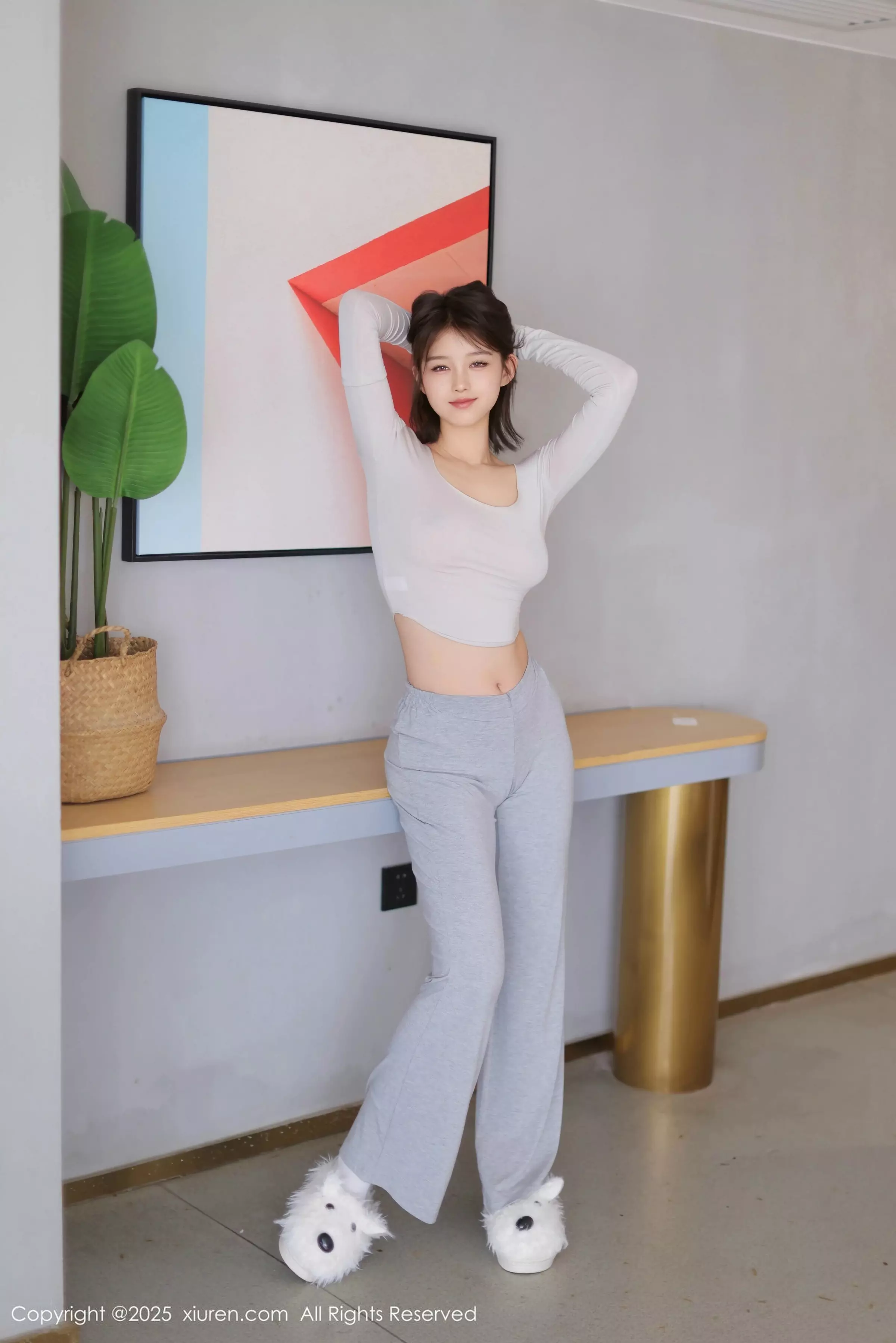 秀人集.com_[XiuRen秀人网]No.10021_模特小橘子orange性感灰色日常服配超薄黑丝秀曼妙身姿诱惑写真77P