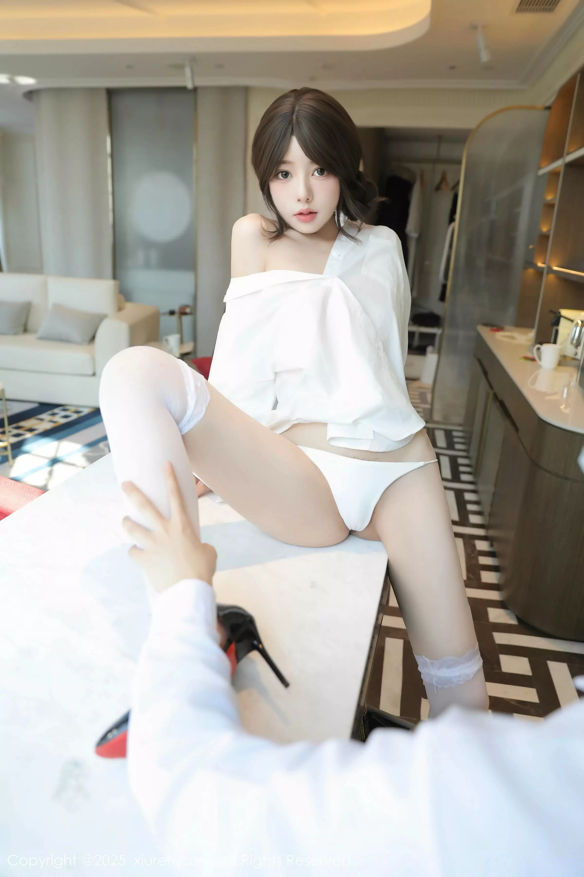 秀人集.com_[XiuRen秀人网]No.10036_模特桃妖夭性感白T露白色内衣配白色丝袜秀曼妙身姿诱惑写真86P