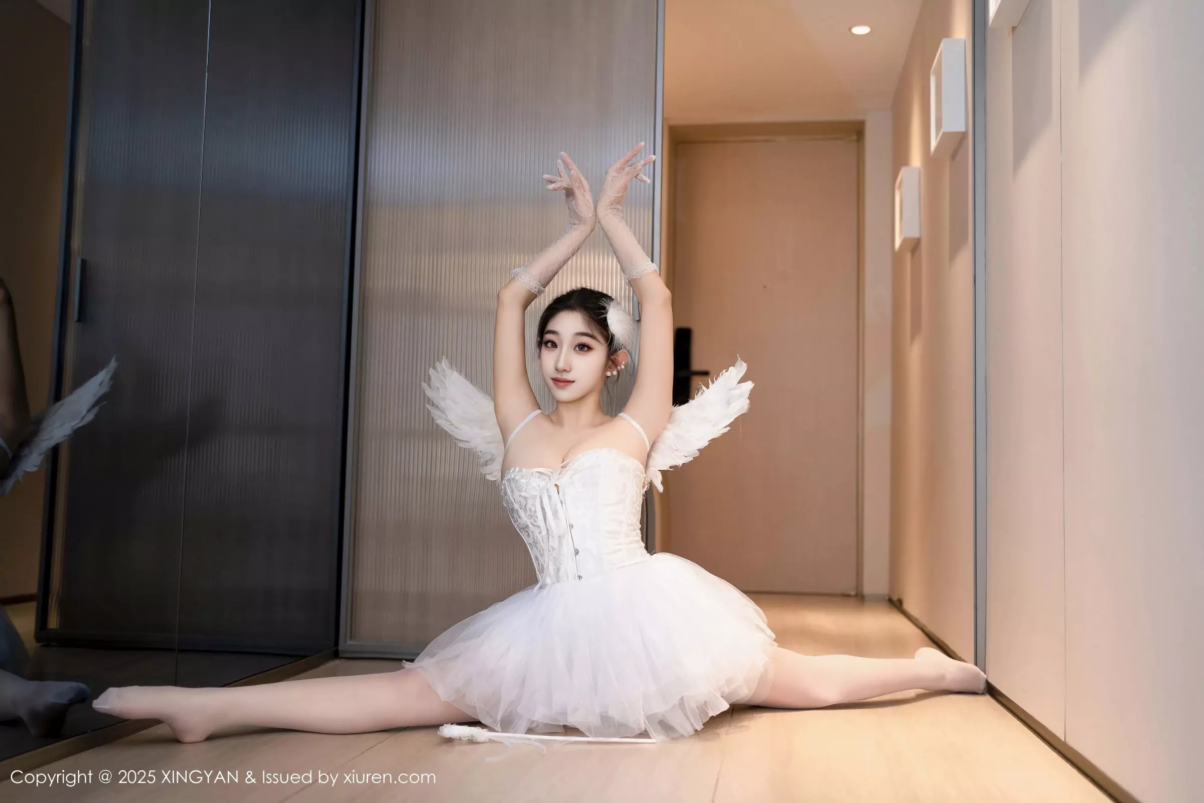 秀人集.com_[XINGYAN星颜社]VOL.324_模特星冉性感白色芭蕾吊带裙配白丝吊袜秀曼妙身姿诱惑写真78P
