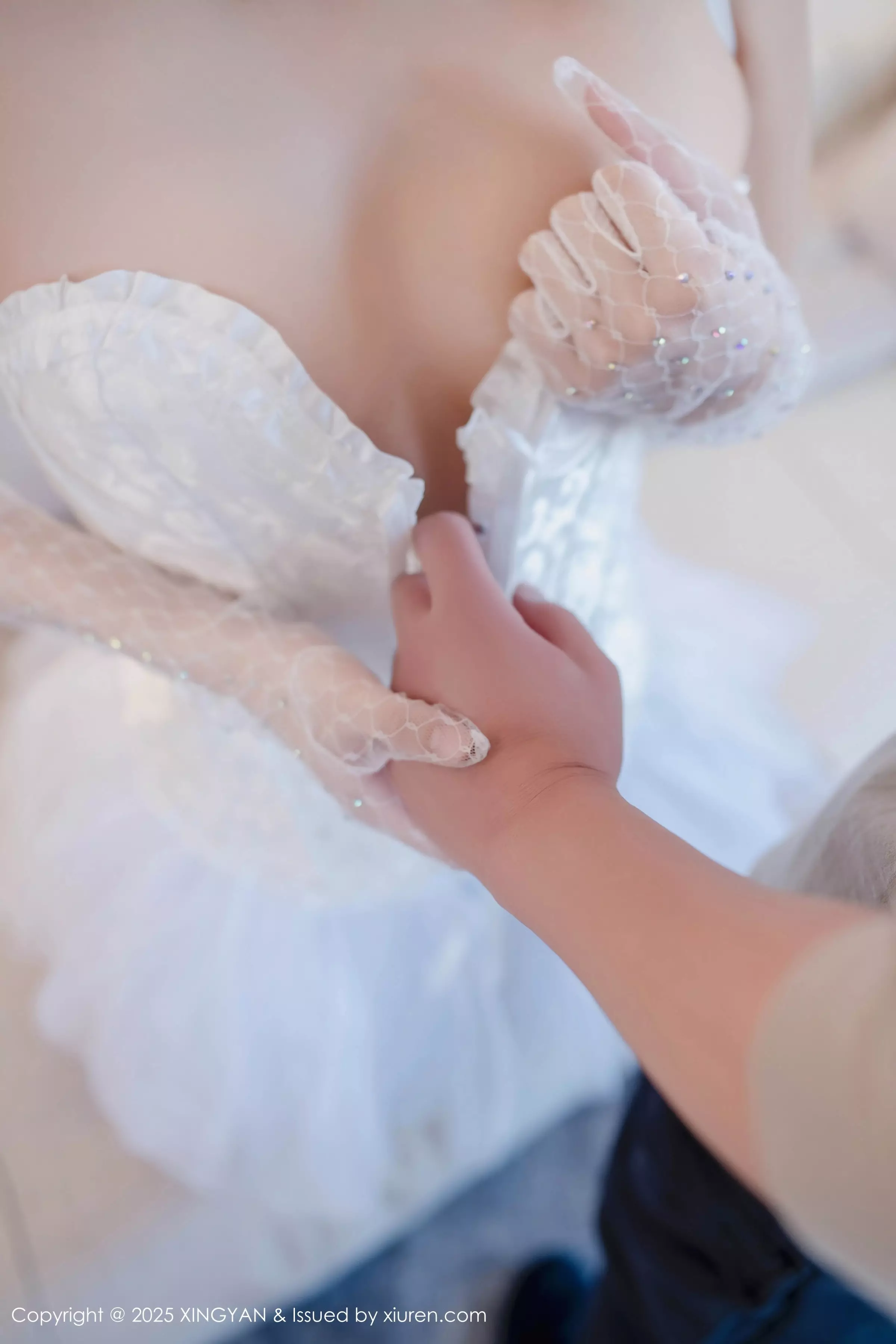 秀人集.com_[XINGYAN星颜社]VOL.324_模特星冉性感白色芭蕾吊带裙配白丝吊袜秀曼妙身姿诱惑写真78P