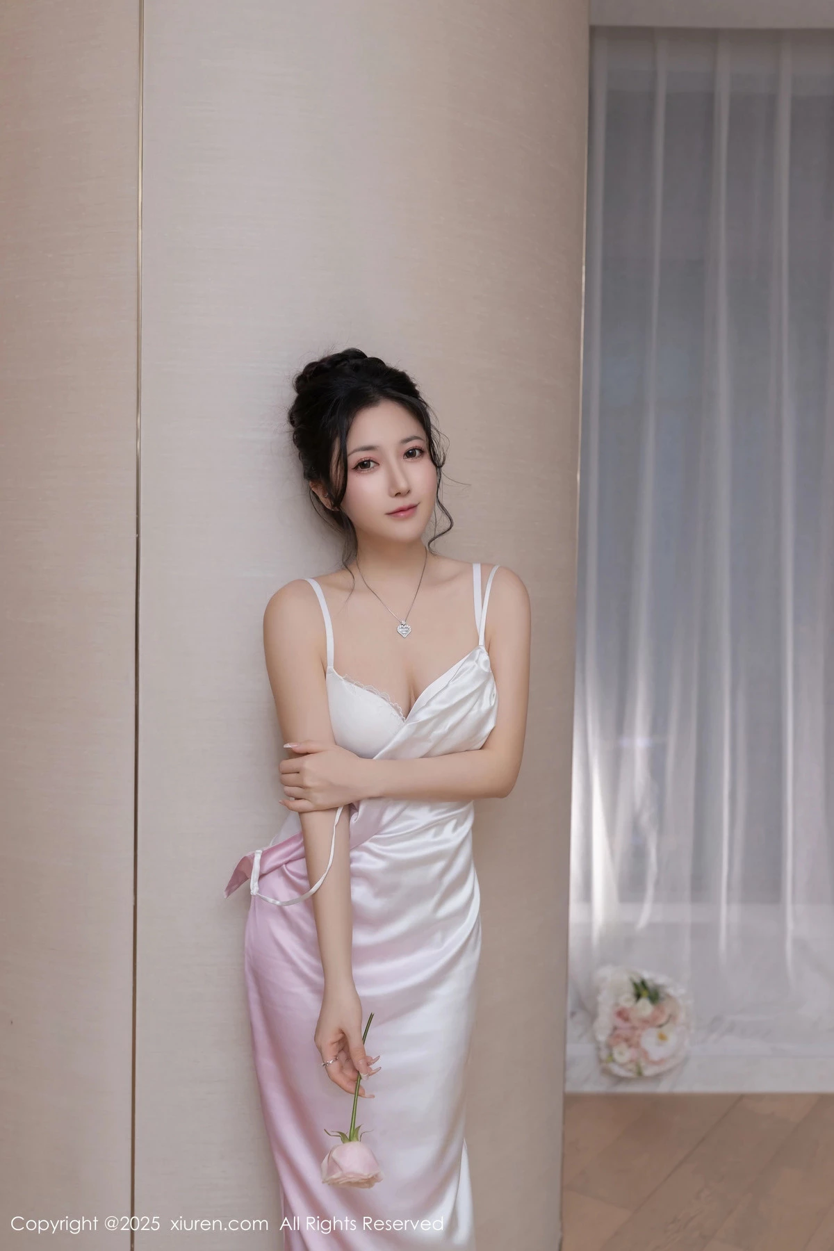 秀人集.com_[XiuRen秀人网]No.9907_模特鱼子酱Fish生日主题白色内衣配超薄肉丝秀曼妙身姿诱惑写真80P