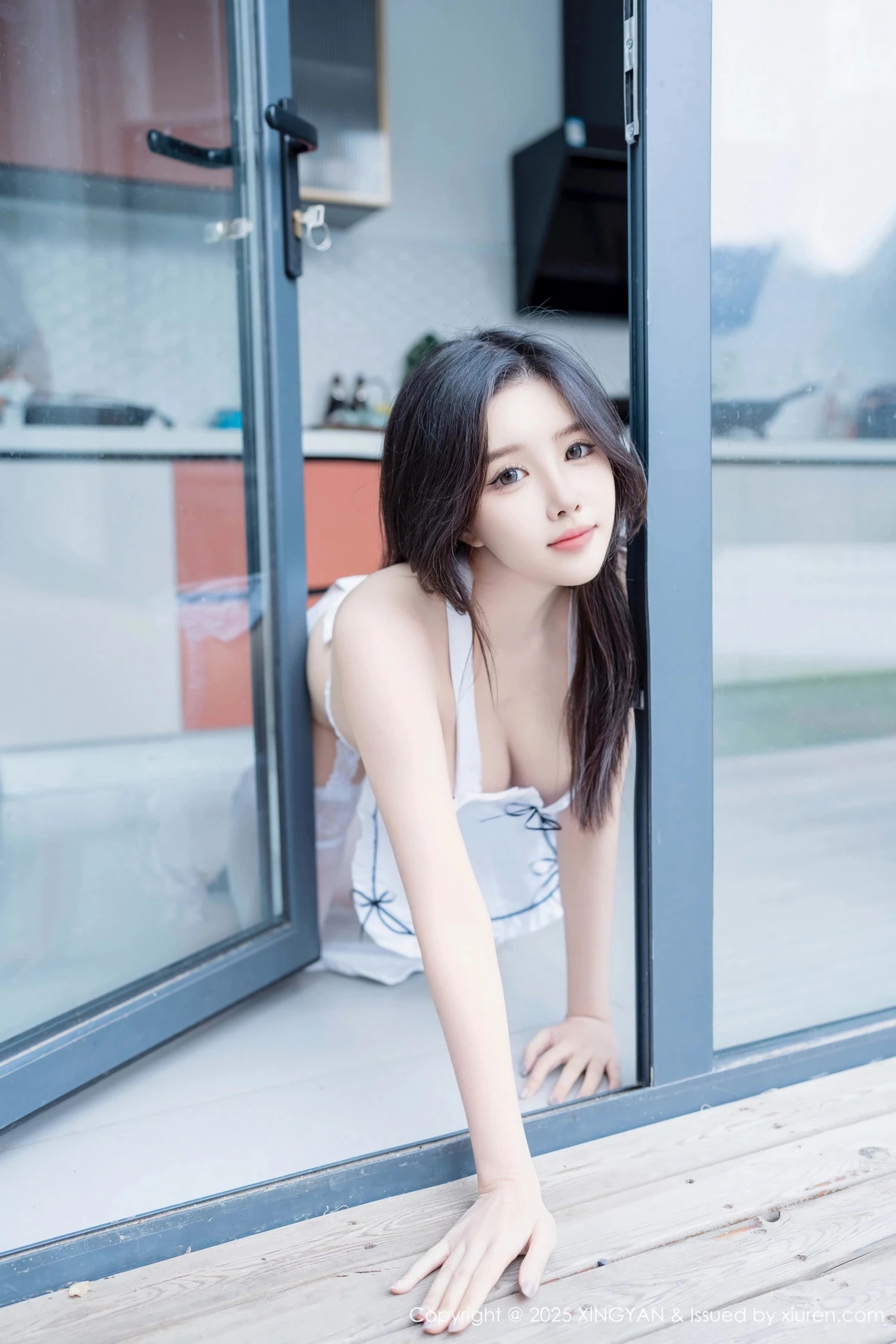 秀人集.com_[XINGYAN星颜社]VOL.310_模特袁圆性感白色情趣服饰配白丝吊袜秀惹火身材诱惑写真80P