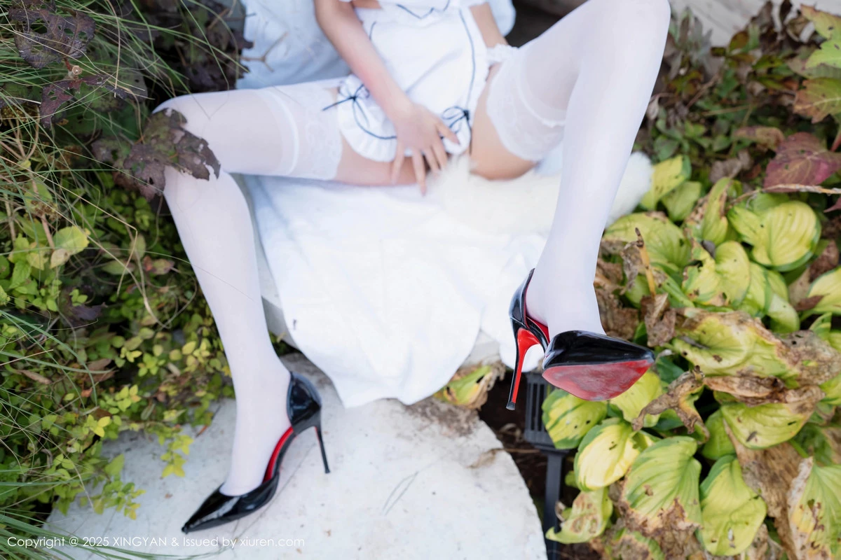 秀人集.com_[XINGYAN星颜社]VOL.310_模特袁圆性感白色情趣服饰配白丝吊袜秀惹火身材诱惑写真80P