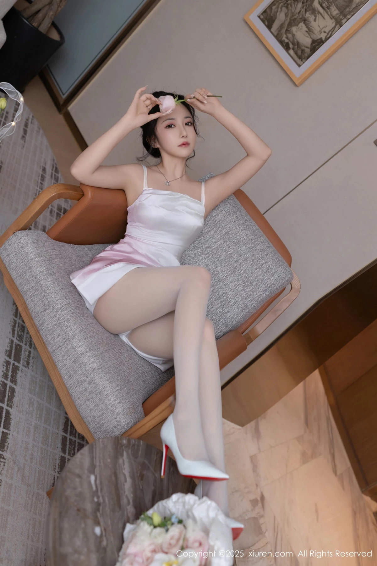 秀人集.com_[XiuRen秀人网]No.9907_模特鱼子酱Fish生日主题白色内衣配超薄肉丝秀曼妙身姿诱惑写真80P