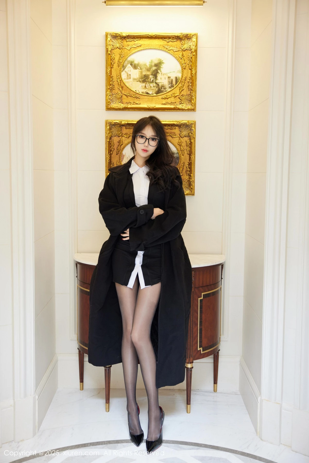 秀人集.com_[XiuRen秀人网]No.9926_模特玥儿玥er性感黑色外套裙露黑色内衣配超薄黑丝极致魅惑写真82P