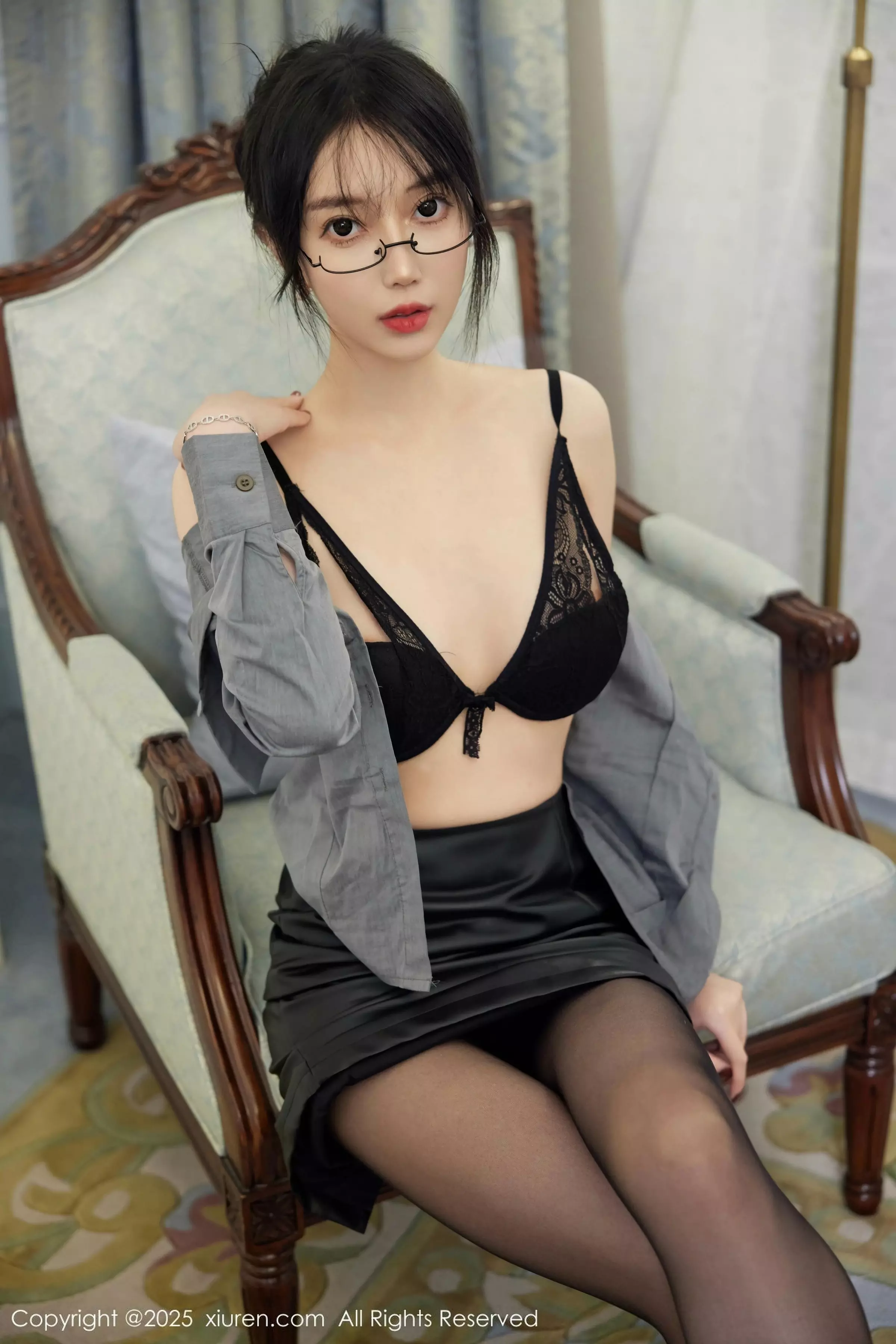 秀人集.com_[XiuRen秀人网]No.10043_模特玥儿玥er性感Ol职业装露黑色内衣配超薄黑丝秀美腿诱惑写真87P