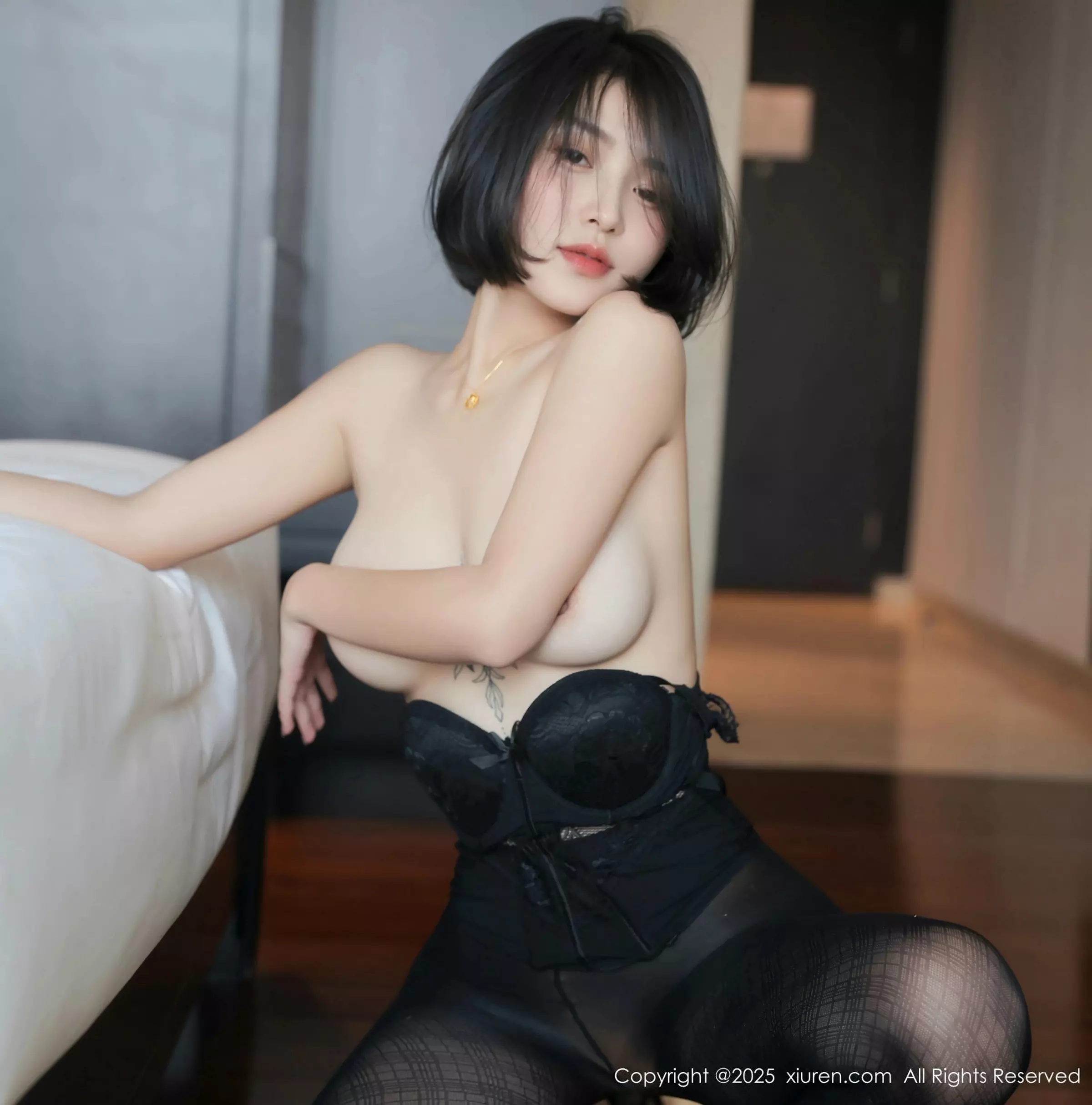 秀人集.com_[XiuRen秀人网]No.10076_模特汐子性感黑色OL服饰配超薄黑丝半脱秀翘臀美腿诱惑写真79P