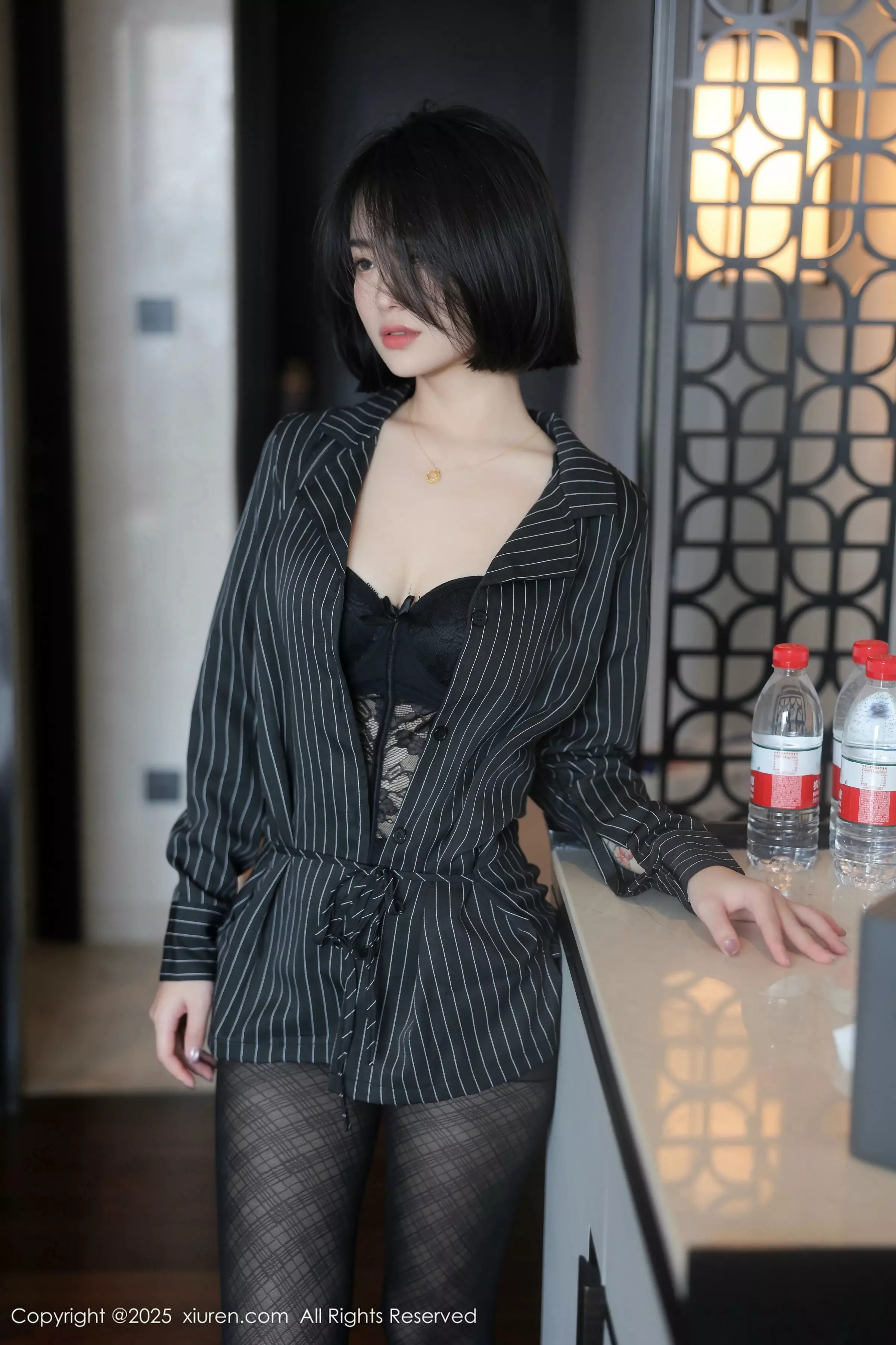 秀人集.com_[XiuRen秀人网]No.10076_模特汐子性感黑色OL服饰配超薄黑丝半脱秀翘臀美腿诱惑写真79P