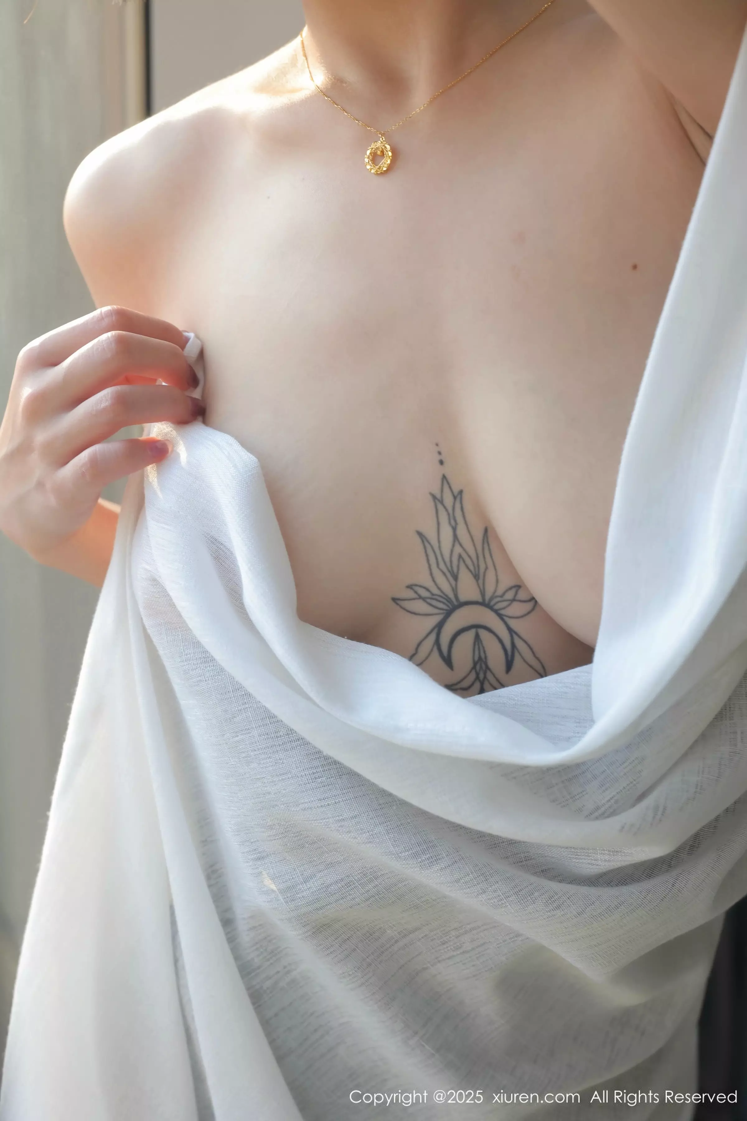 秀人集.com_[XiuRen秀人网]No.10076_模特汐子性感黑色OL服饰配超薄黑丝半脱秀翘臀美腿诱惑写真79P