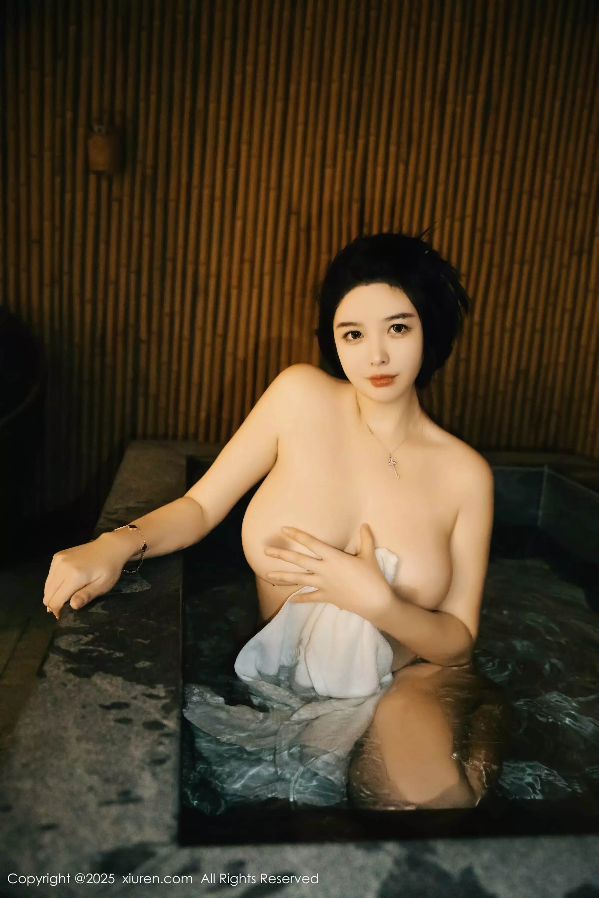 秀人集.com_[XiuRen秀人网]No.10091_模特林若凡F温泉主题性感白色浴巾半撩秀丰腴身材惹火诱惑写真37P