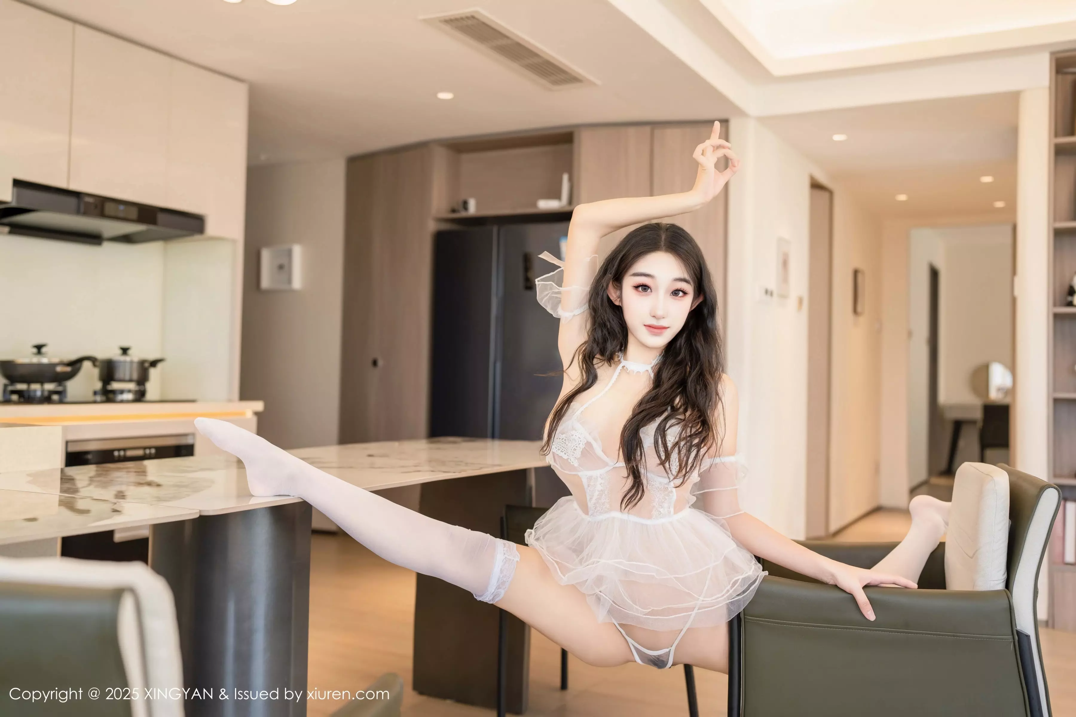 秀人集.com_[XINGYAN星颜社]VOL.330_模特星冉性感白色薄纱情趣服饰配白色丝袜秀曼妙身姿诱惑写真75P