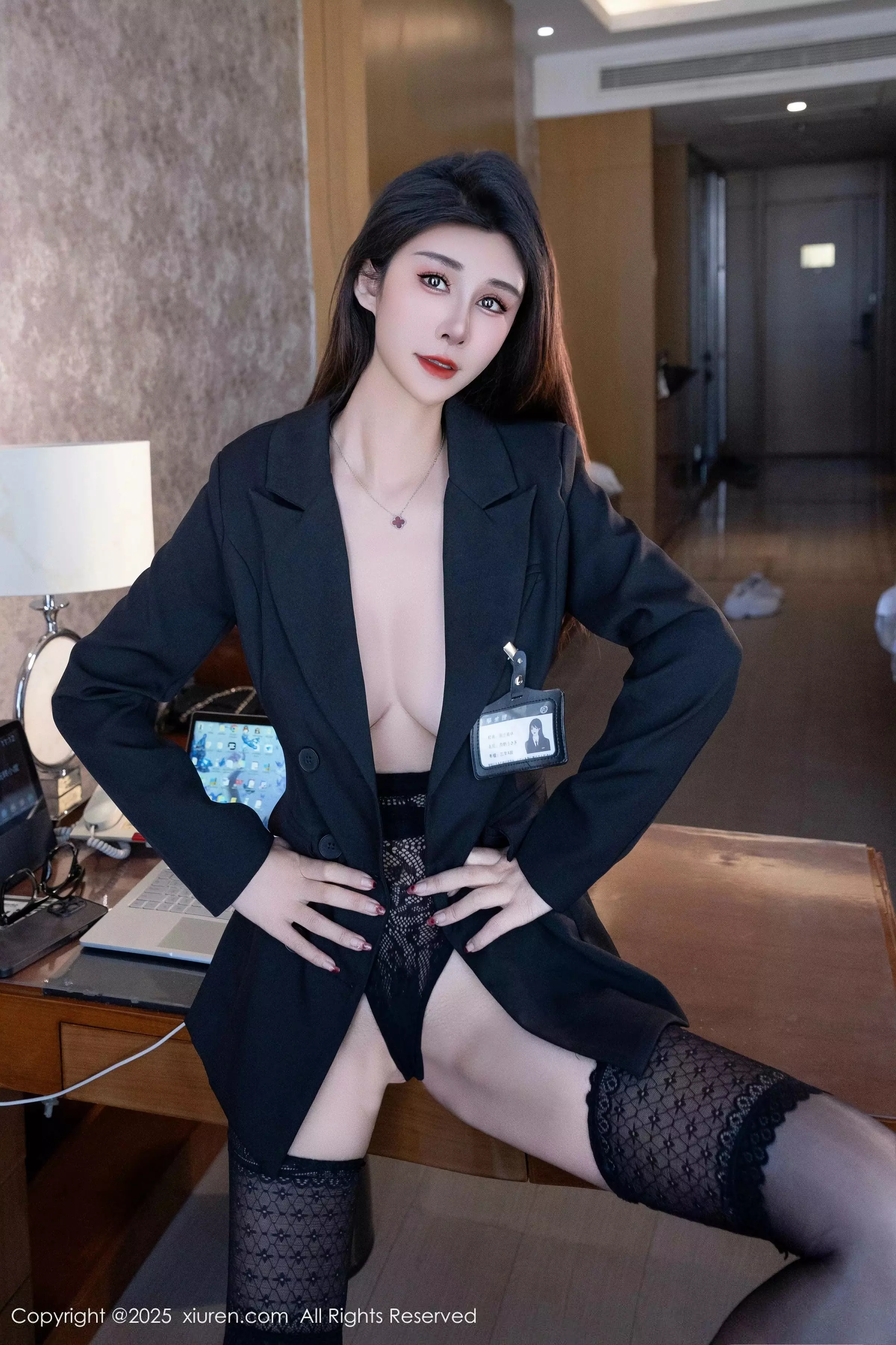 秀人集.com_[XiuRen秀人网]No.10095_模特艺艺yiyi性感黑色蕾丝情趣连体衣配黑丝袜秀魔鬼身材诱惑写真98P