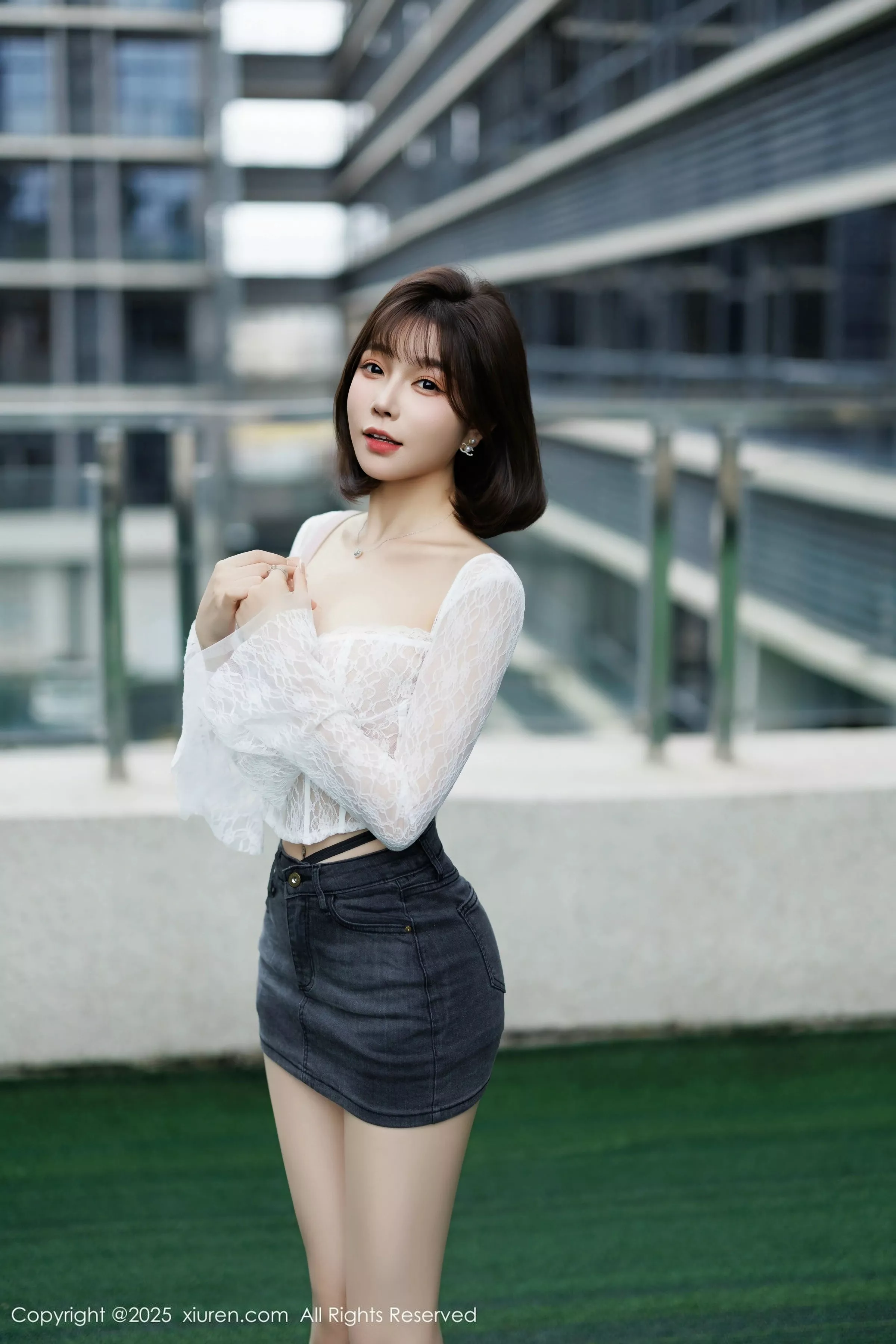 秀人集.com_[XiuRen秀人网]No.10113_女神徐莉芝Booty白色上衣配肉丝袜+蓝色情趣内衣秀美腿诱惑写真83P