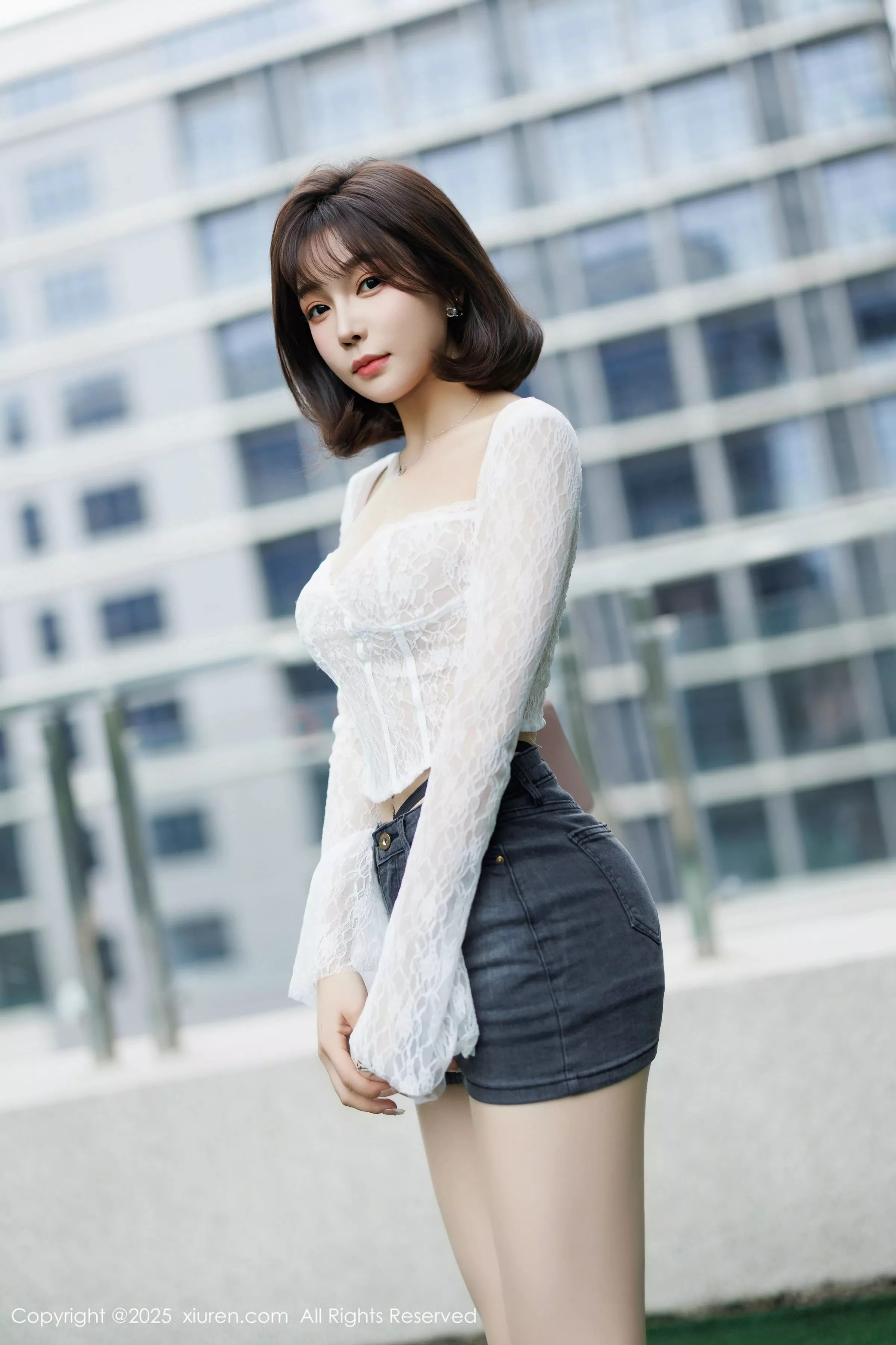 秀人集.com_[XiuRen秀人网]No.10113_女神徐莉芝Booty白色上衣配肉丝袜+蓝色情趣内衣秀美腿诱惑写真83P