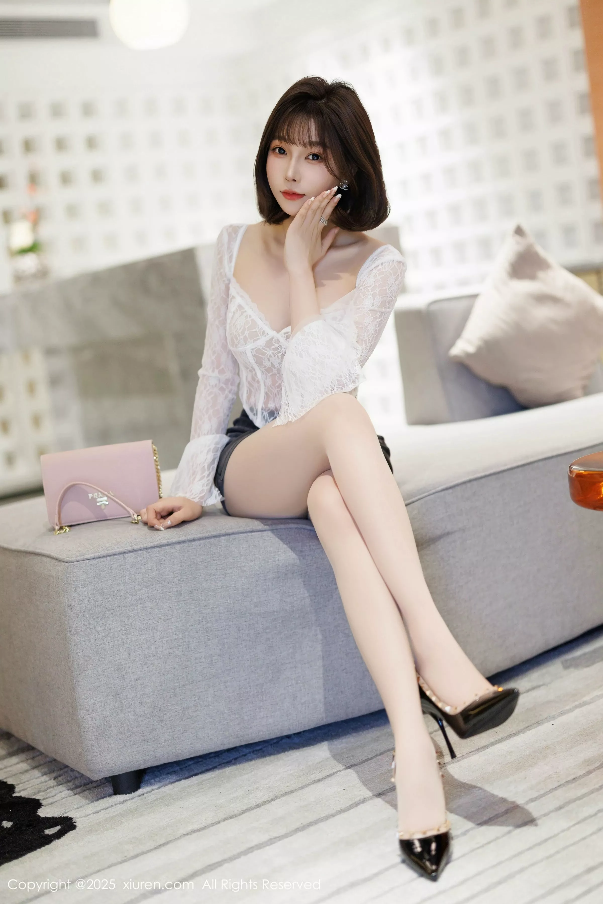 秀人集.com_[XiuRen秀人网]No.10113_女神徐莉芝Booty白色上衣配肉丝袜+蓝色情趣内衣秀美腿诱惑写真83P