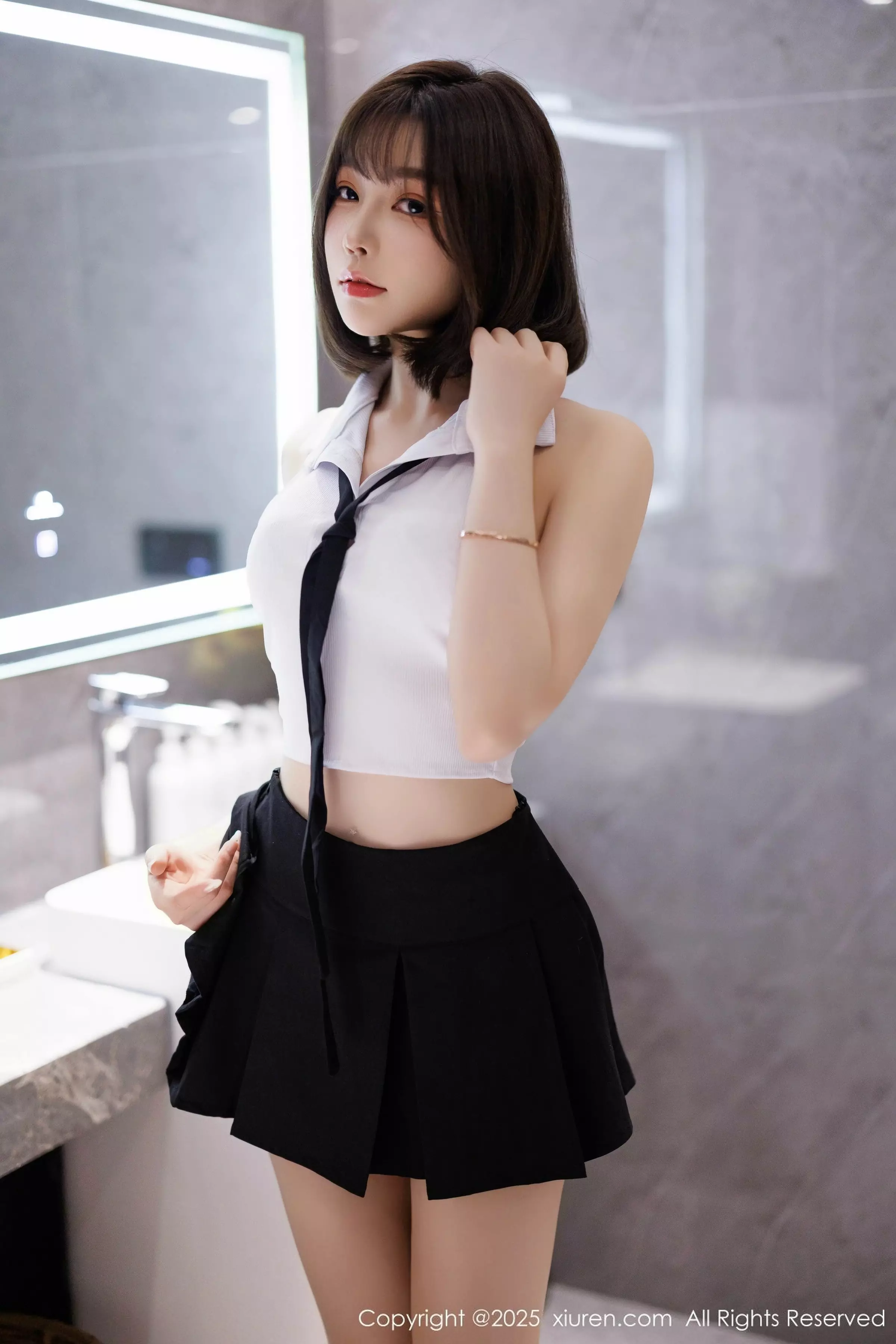 秀人集.com_[XiuRen秀人网]No.10048_女神徐莉芝Booty性感白色上衣配黑色短裙秀曼妙身姿诱惑写真82P