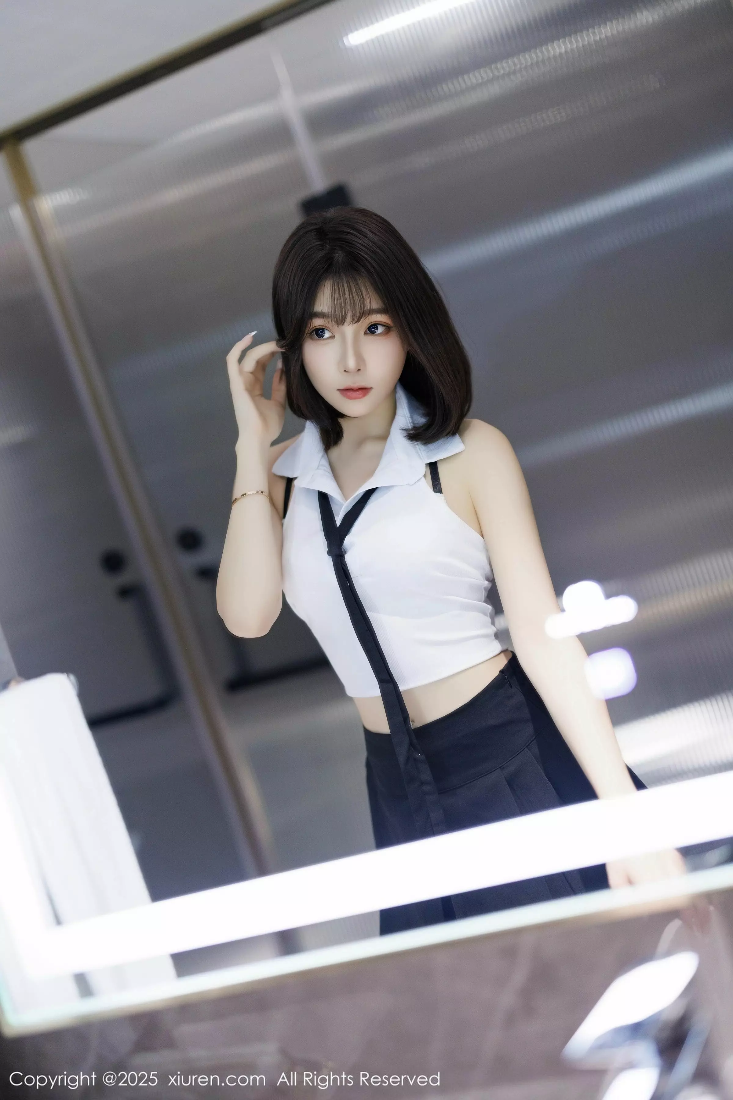 秀人集.com_[XiuRen秀人网]No.10048_女神徐莉芝Booty性感白色上衣配黑色短裙秀曼妙身姿诱惑写真82P