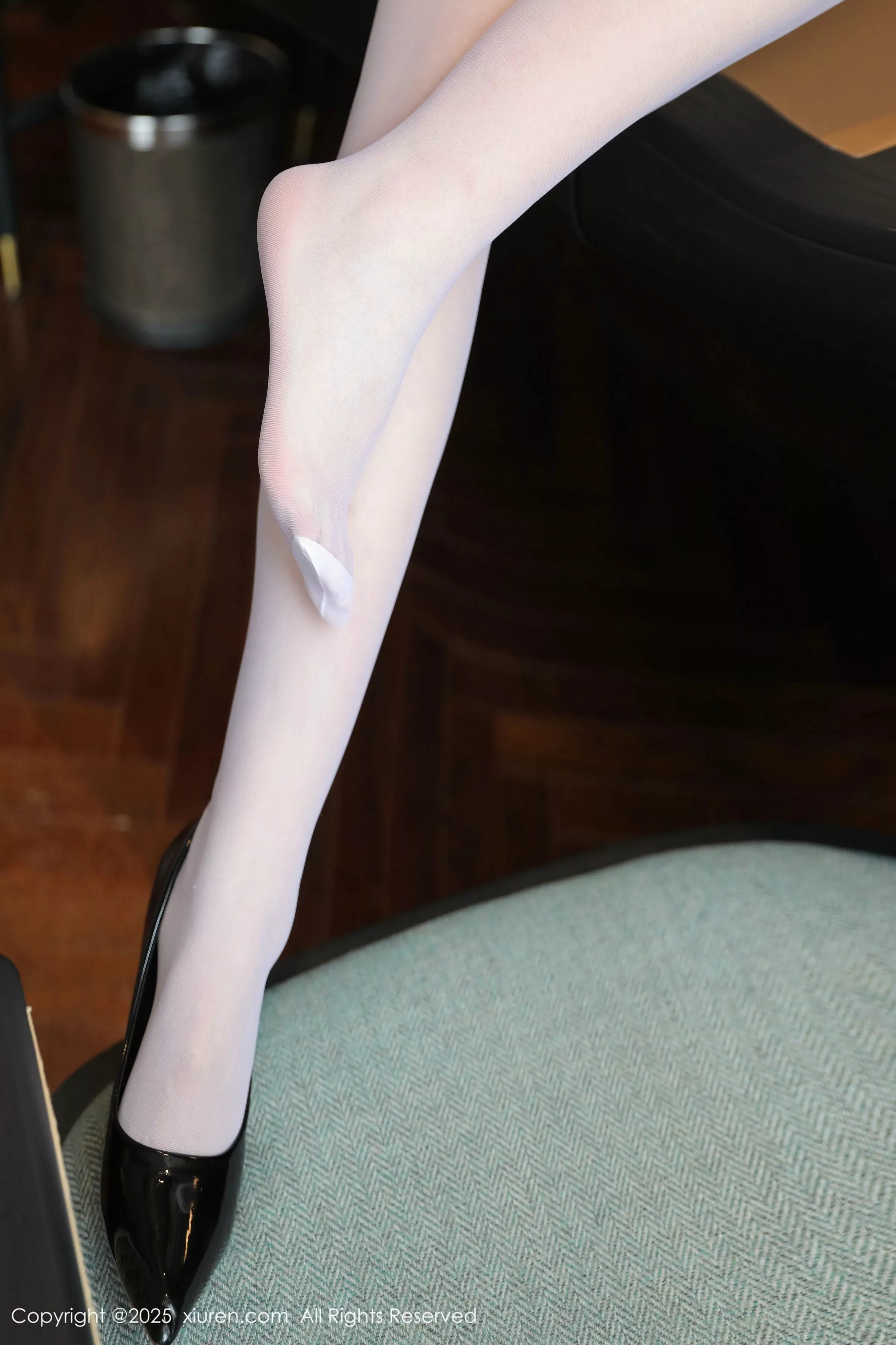 秀人集.com_[XiuRen秀人网]No.10125_模特蛋蛋宝性感绿色情趣内衣配白色丝袜秀丰腴身材完美诱惑写真70P