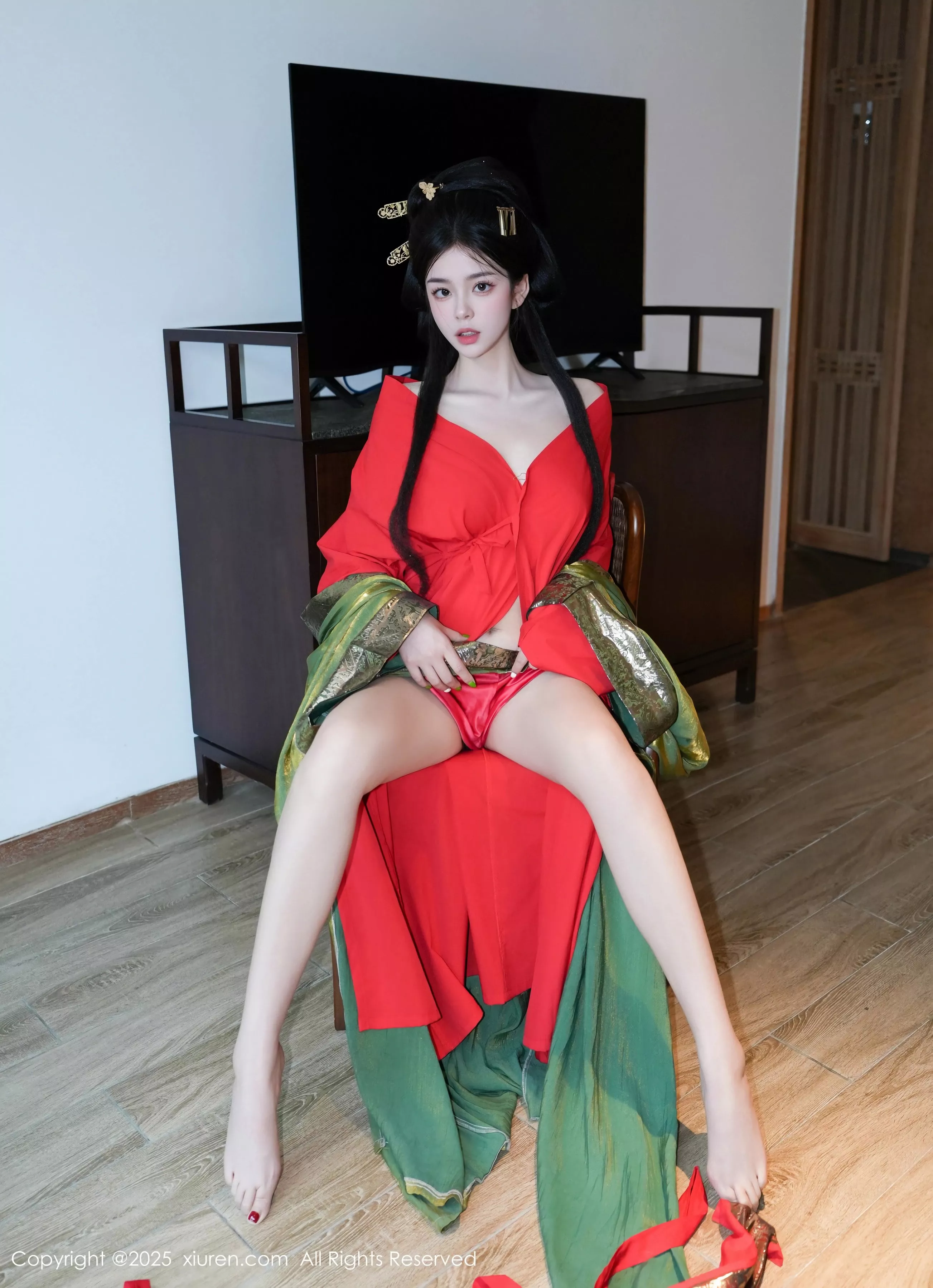 秀人集.com_[XiuRen秀人网]No.10126_模特雪糕CiCi性感绿色古风服饰露红色情趣服饰秀美腿诱惑写真68P