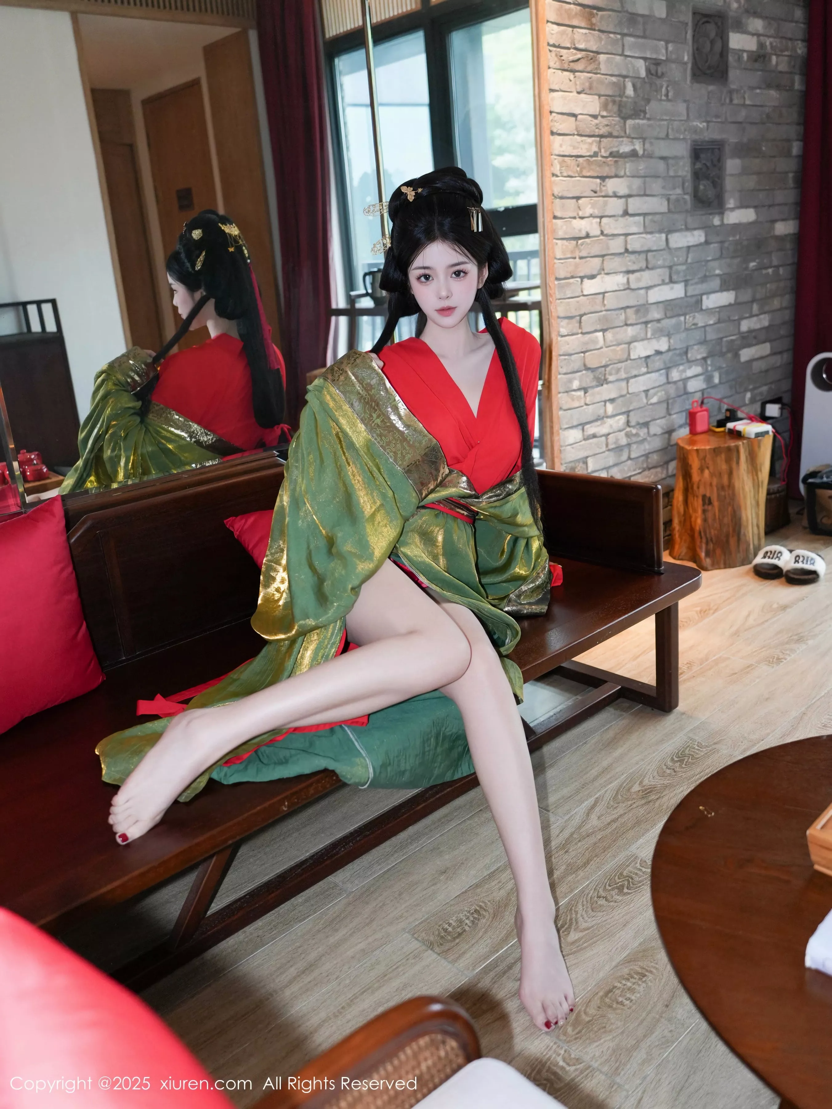 秀人集.com_[XiuRen秀人网]No.10126_模特雪糕CiCi性感绿色古风服饰露红色情趣服饰秀美腿诱惑写真68P