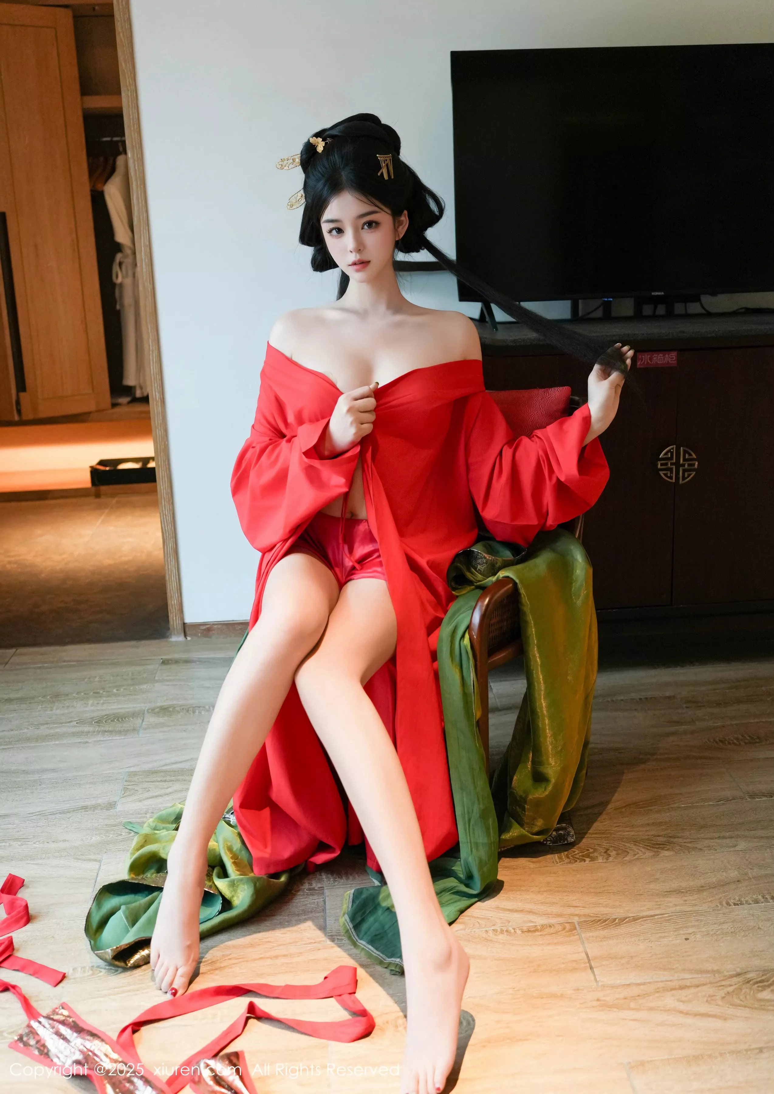 秀人集.com_[XiuRen秀人网]No.10126_模特雪糕CiCi性感绿色古风服饰露红色情趣服饰秀美腿诱惑写真68P