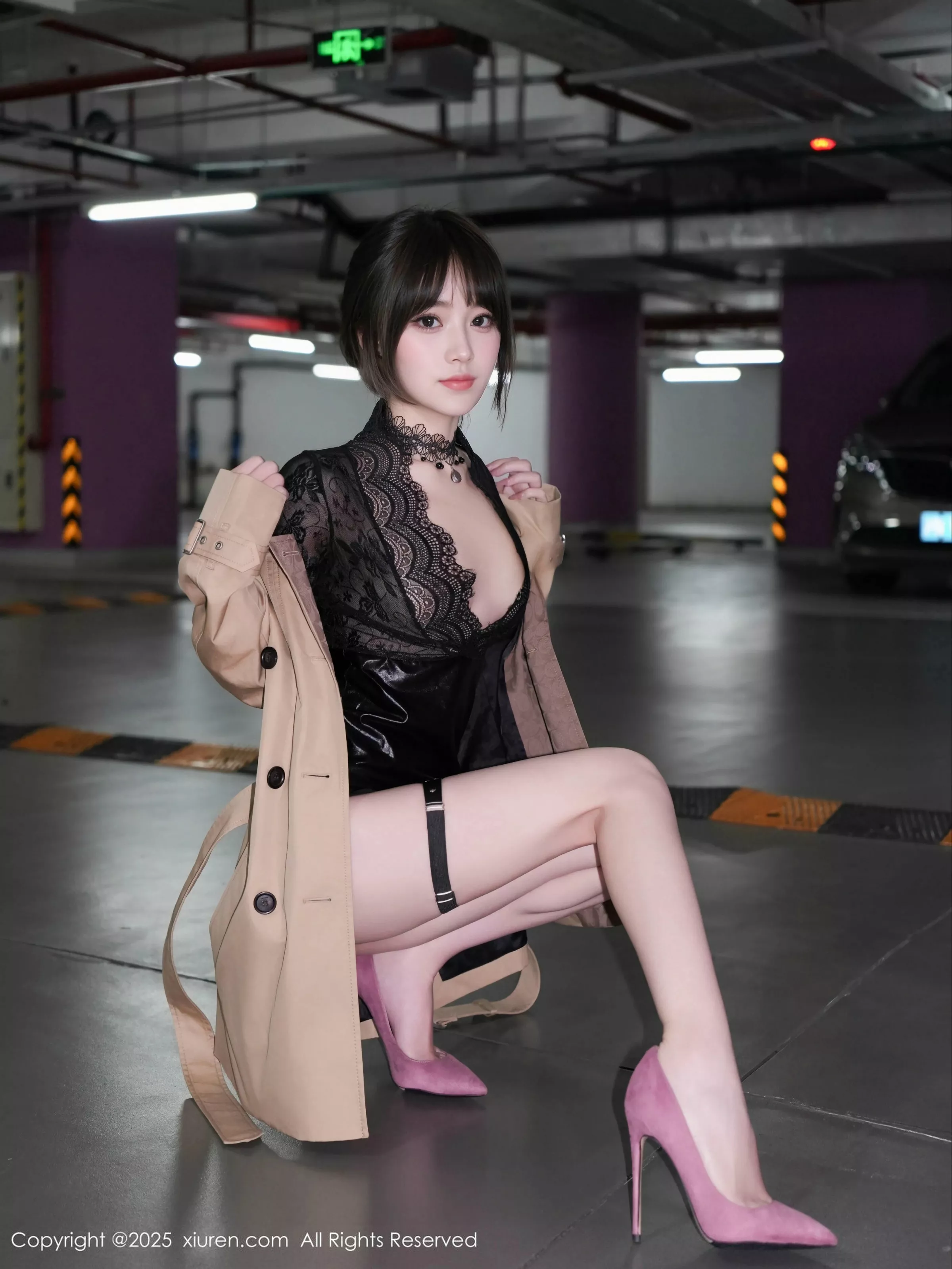 秀人集.com_[XiuRen秀人网]No.10134_模特汁汁性感浅色风衣服饰露黑色情趣内衣秀惹火身材诱惑写真71P