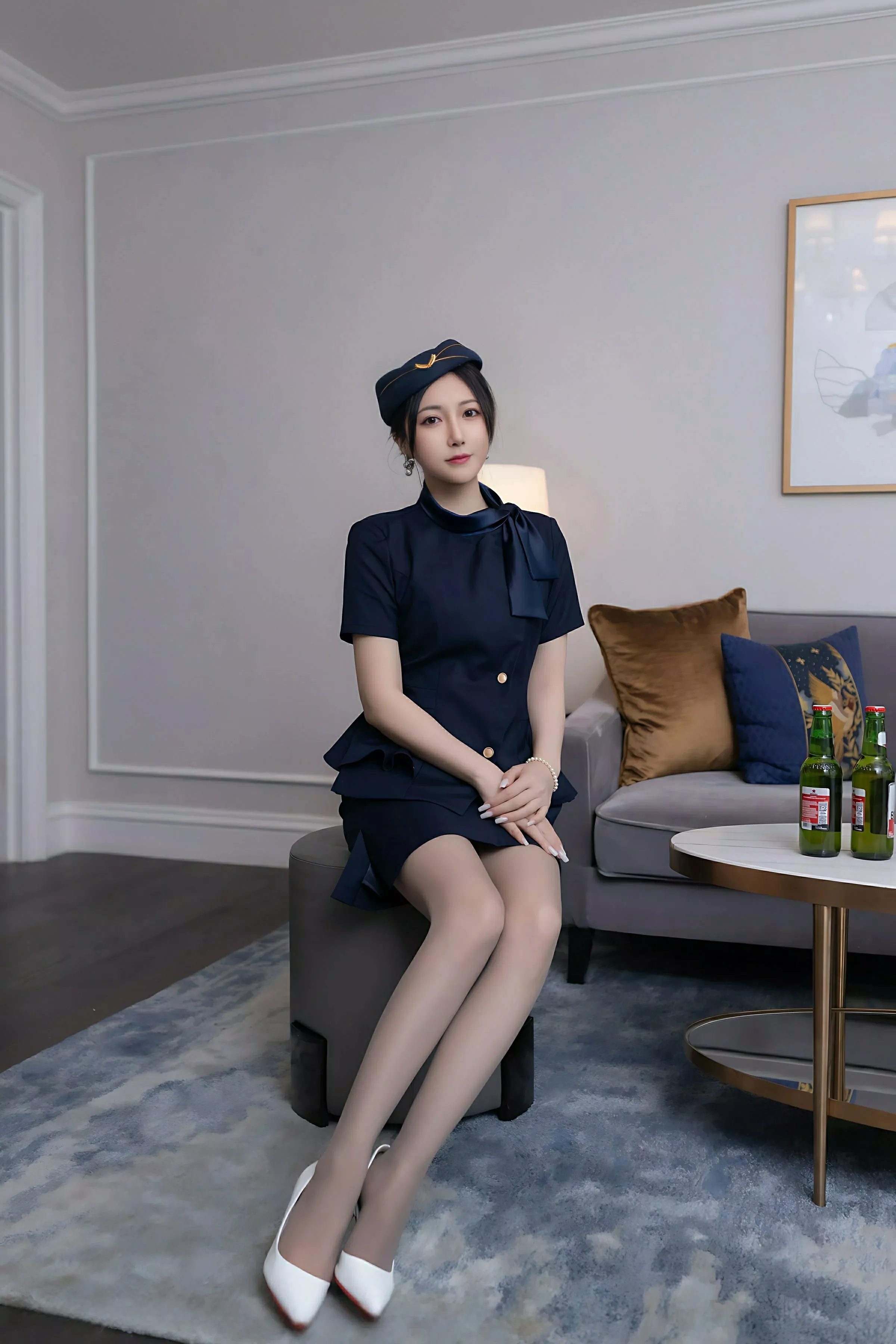 秀人集.com_[XiuRen秀人网]No.10142_模特鱼子酱Fish性感空姐制服露白色内衣配灰丝袜秀美腿诱惑写真80P