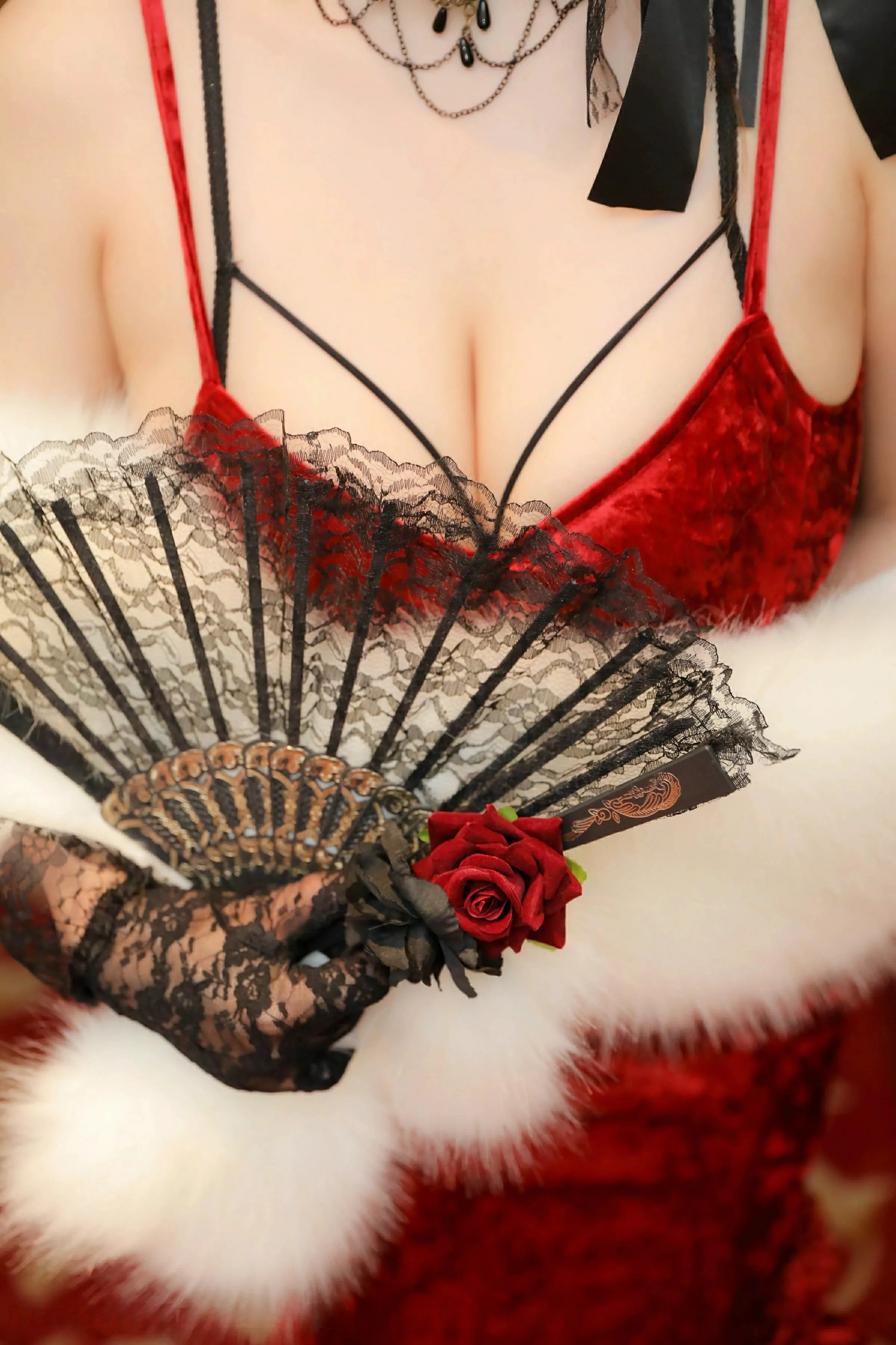 秀人集.com_[XiuRen秀人网]No.10140_模特小肉肉咪性感复古红色长裙半脱秀凹凸身材修长美腿诱惑写真75P