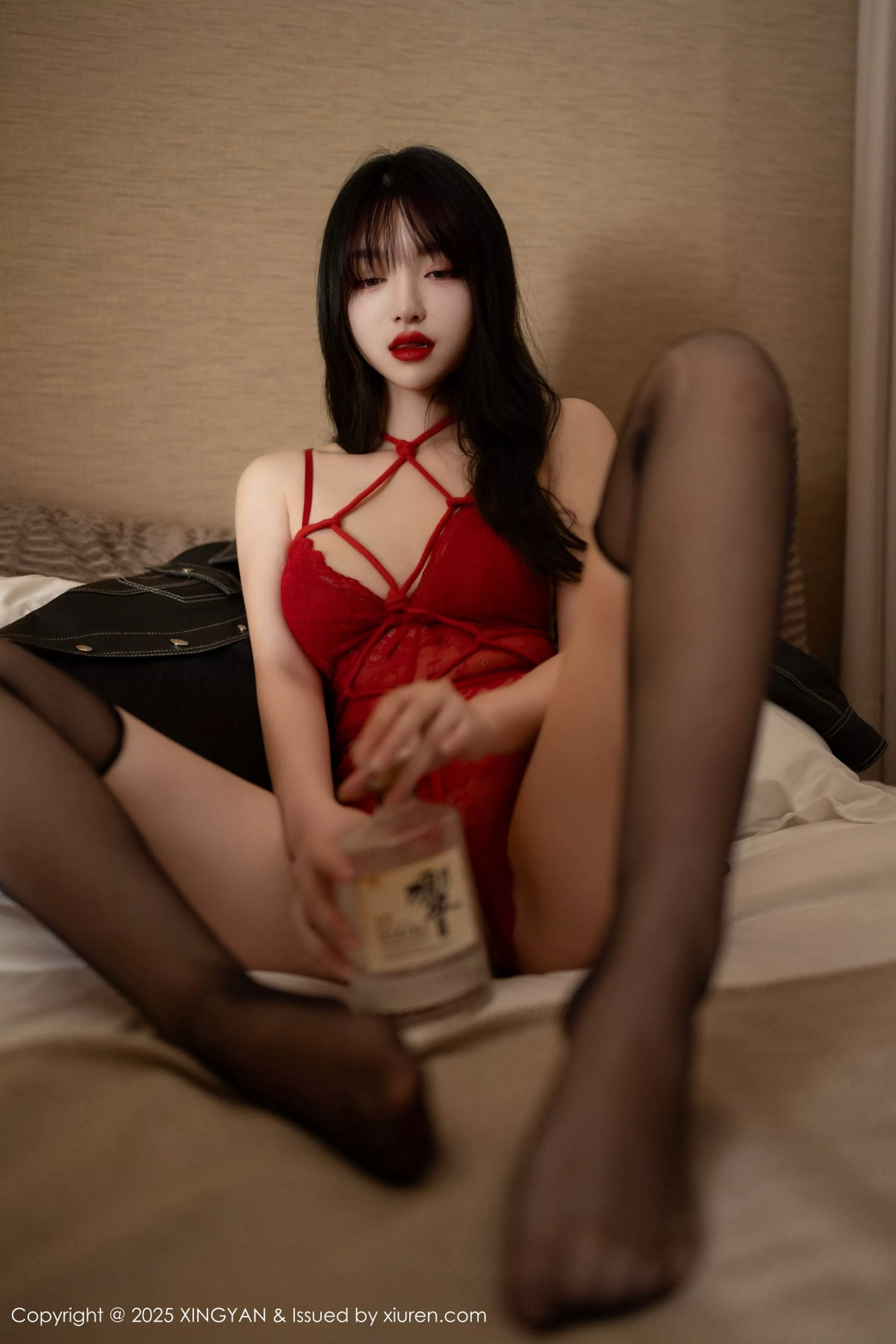 秀人集.com_[XINGYAN星颜社]VOL.335_模特白露lulu性感红色情趣内衣配黑色丝袜秀曼妙身姿诱惑写真73P