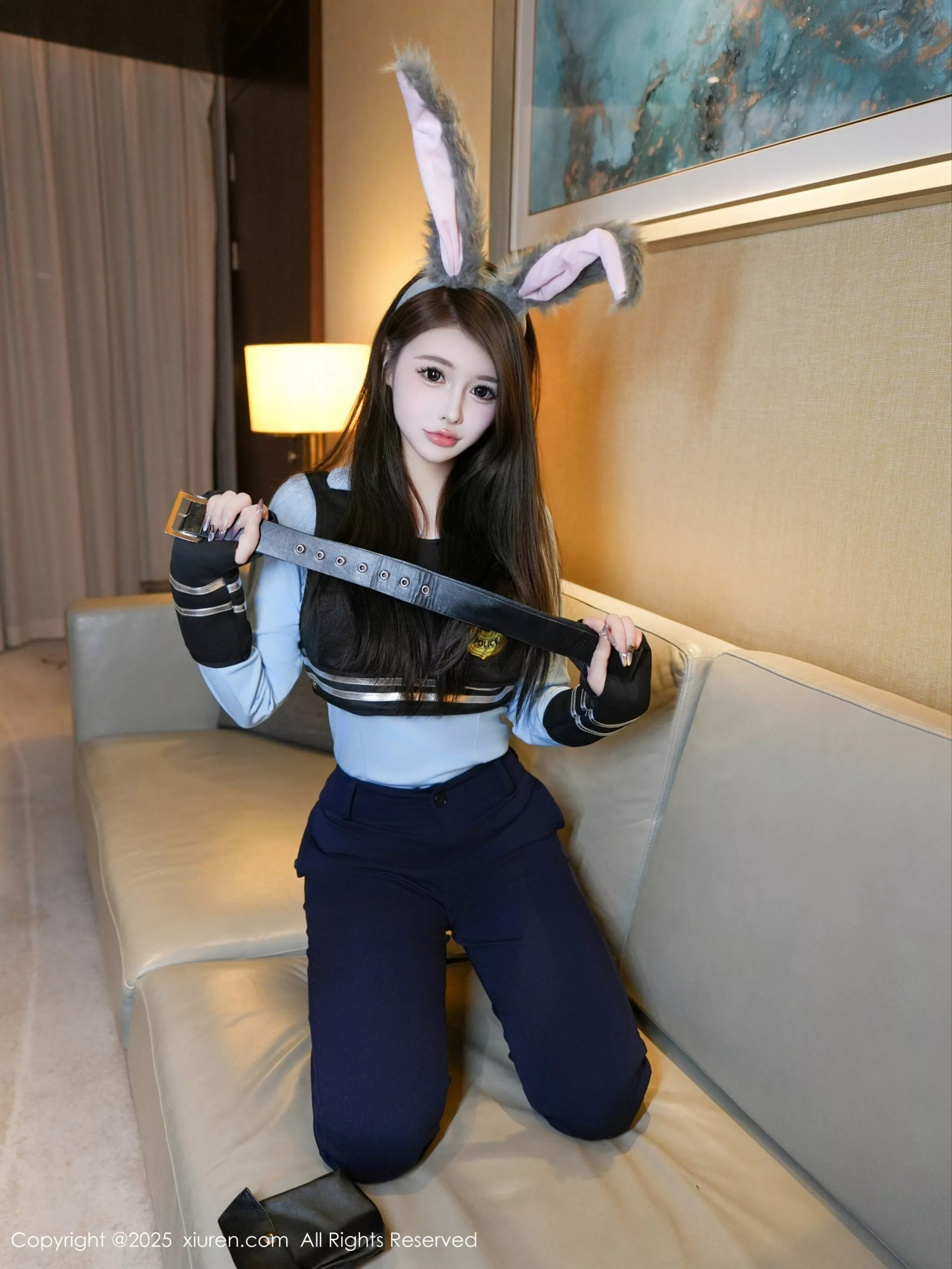 秀人集.com_[XiuRen秀人网]No.10158_模特甜妮性感黑色制服露半截上衣配超薄黑丝秀丰腴身姿诱惑写真69P