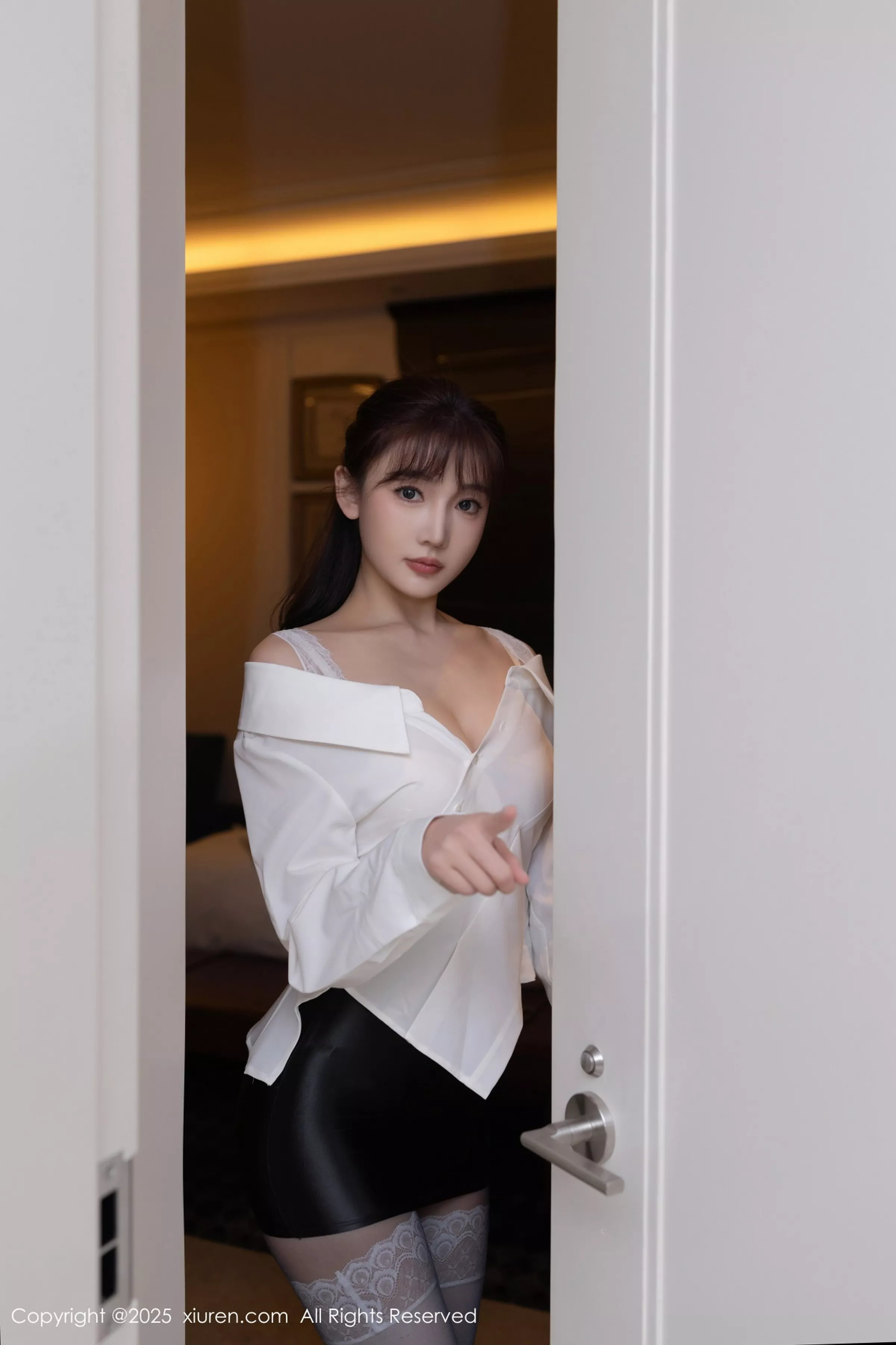 秀人集.com_[XiuRen秀人网]No.10166_模特陆萱萱白色衬衫露性感内衣配超薄黑丝秀完美身材诱惑写真80P