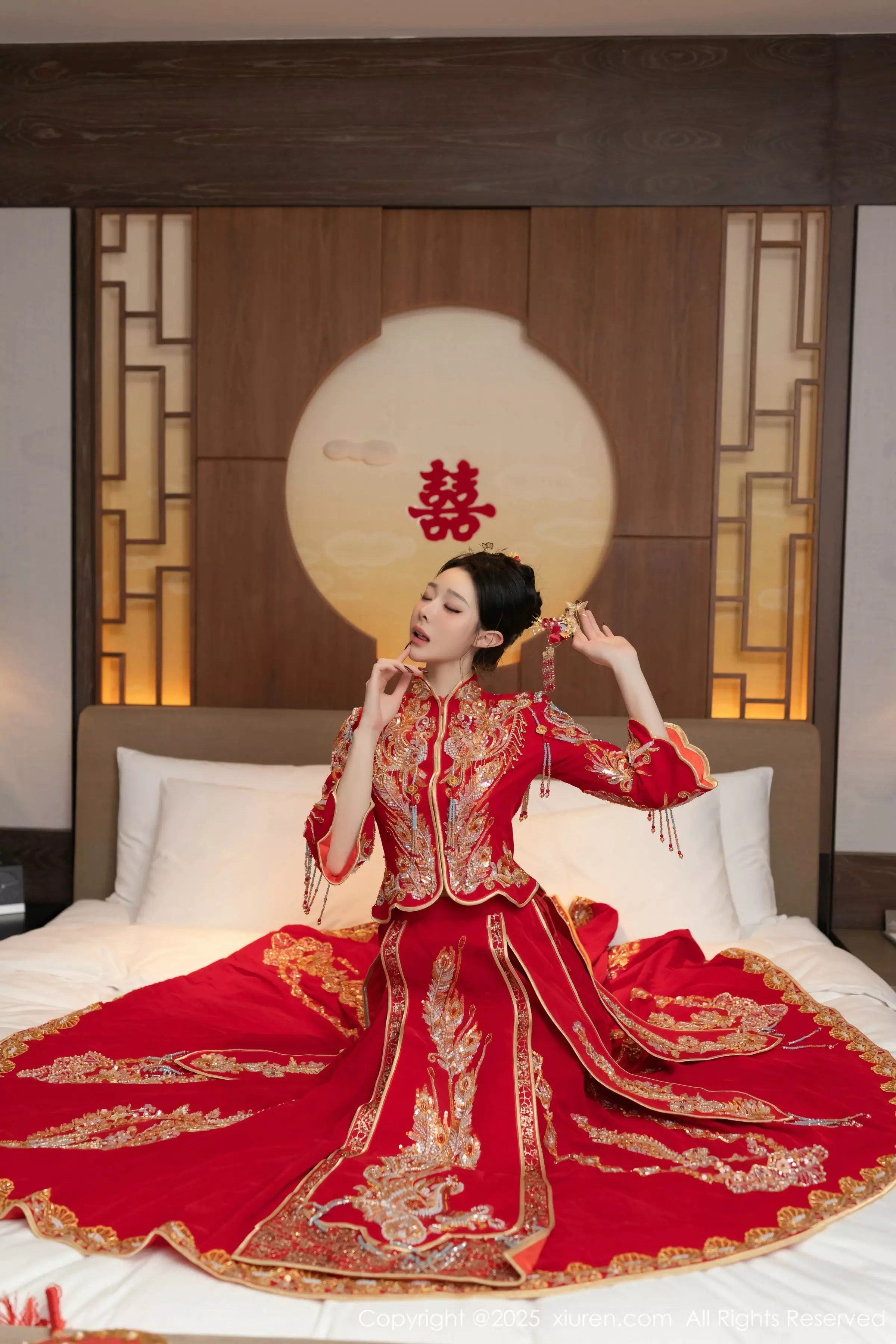 秀人集.com_[XiuRen秀人网]No.10055_模特小逗逗新婚主题性感红色蕾丝内衣配黑丝吊袜完美诱惑写真82P