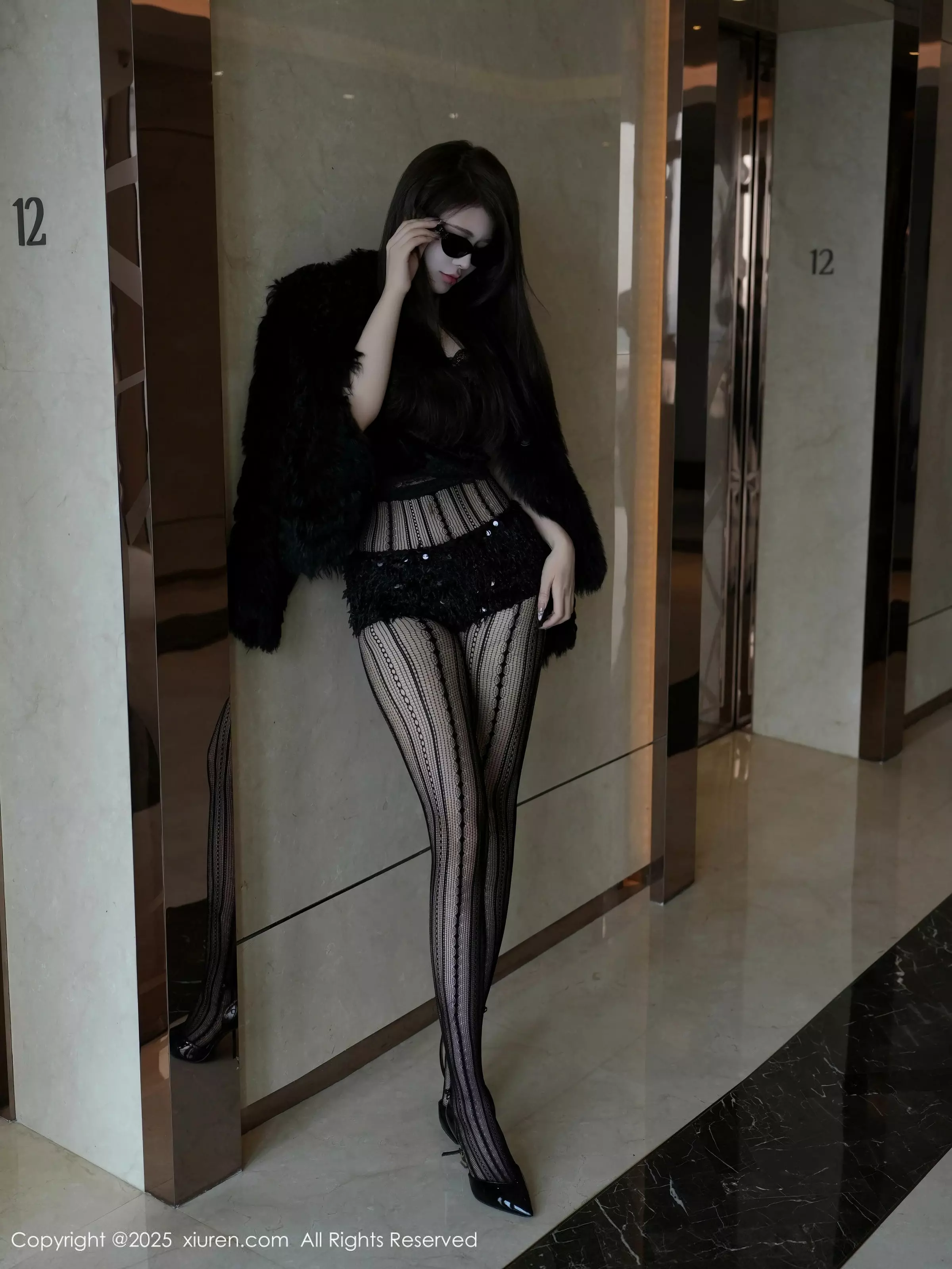 秀人集.com_[XiuRen秀人网]No.10056_模特甜妮私房性感黑色情趣内衣配魅惑黑丝秀丰腴身材诱惑写真71P