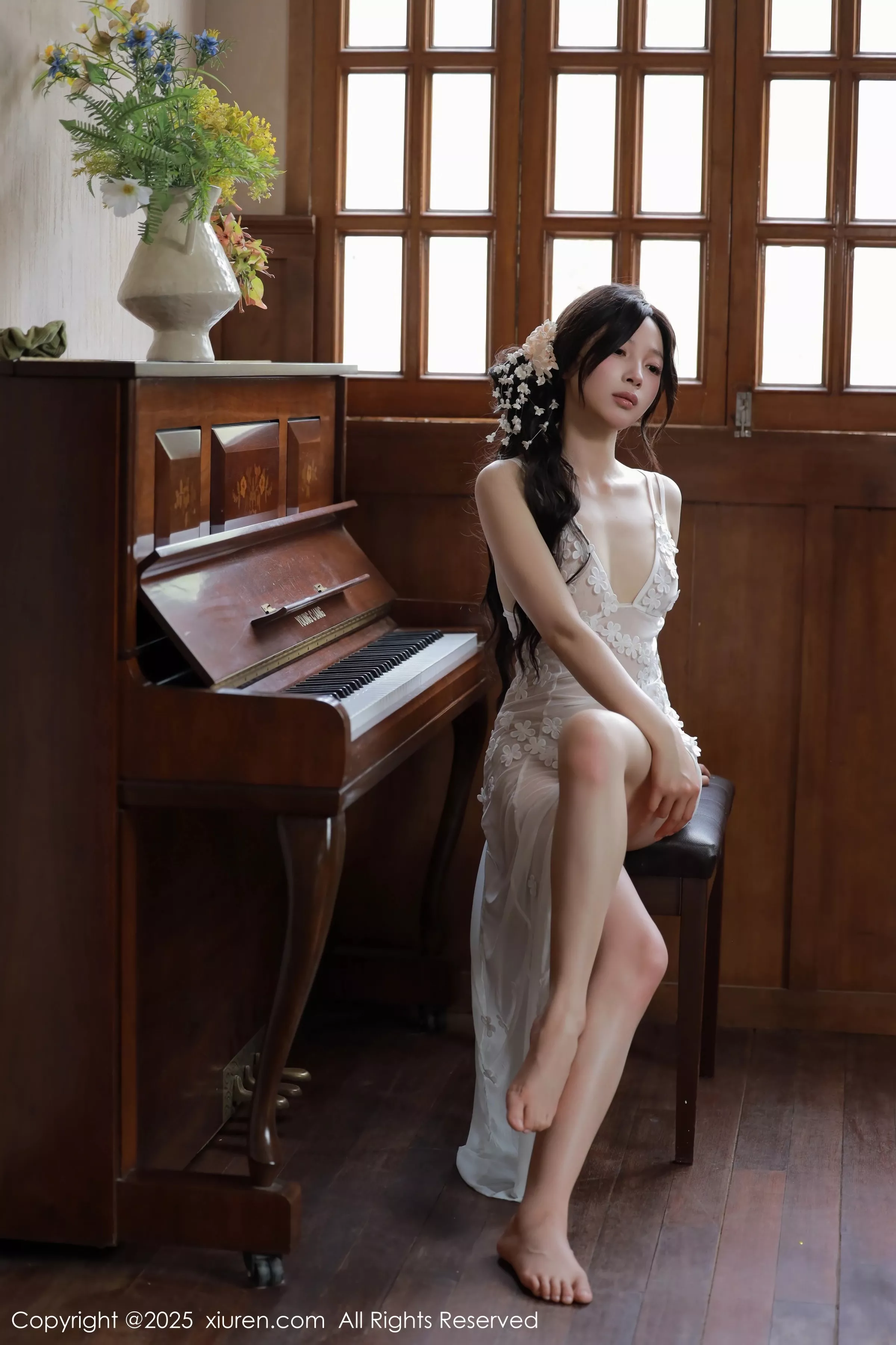 秀人集.com_[XiuRen秀人网]No.10198_新人模特橙子酱Lillian白色蕾丝裙露金属情趣内衣秀美腿诱惑写真78P