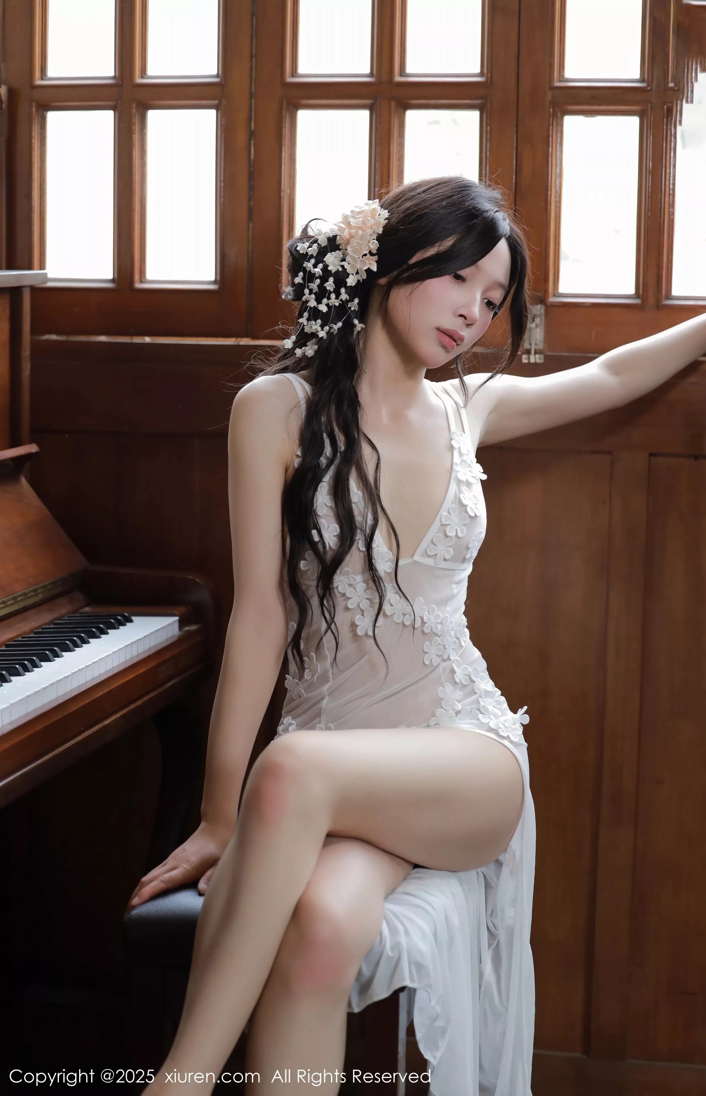 秀人集.com_[XiuRen秀人网]No.10198_新人模特橙子酱Lillian白色蕾丝裙露金属情趣内衣秀美腿诱惑写真78P