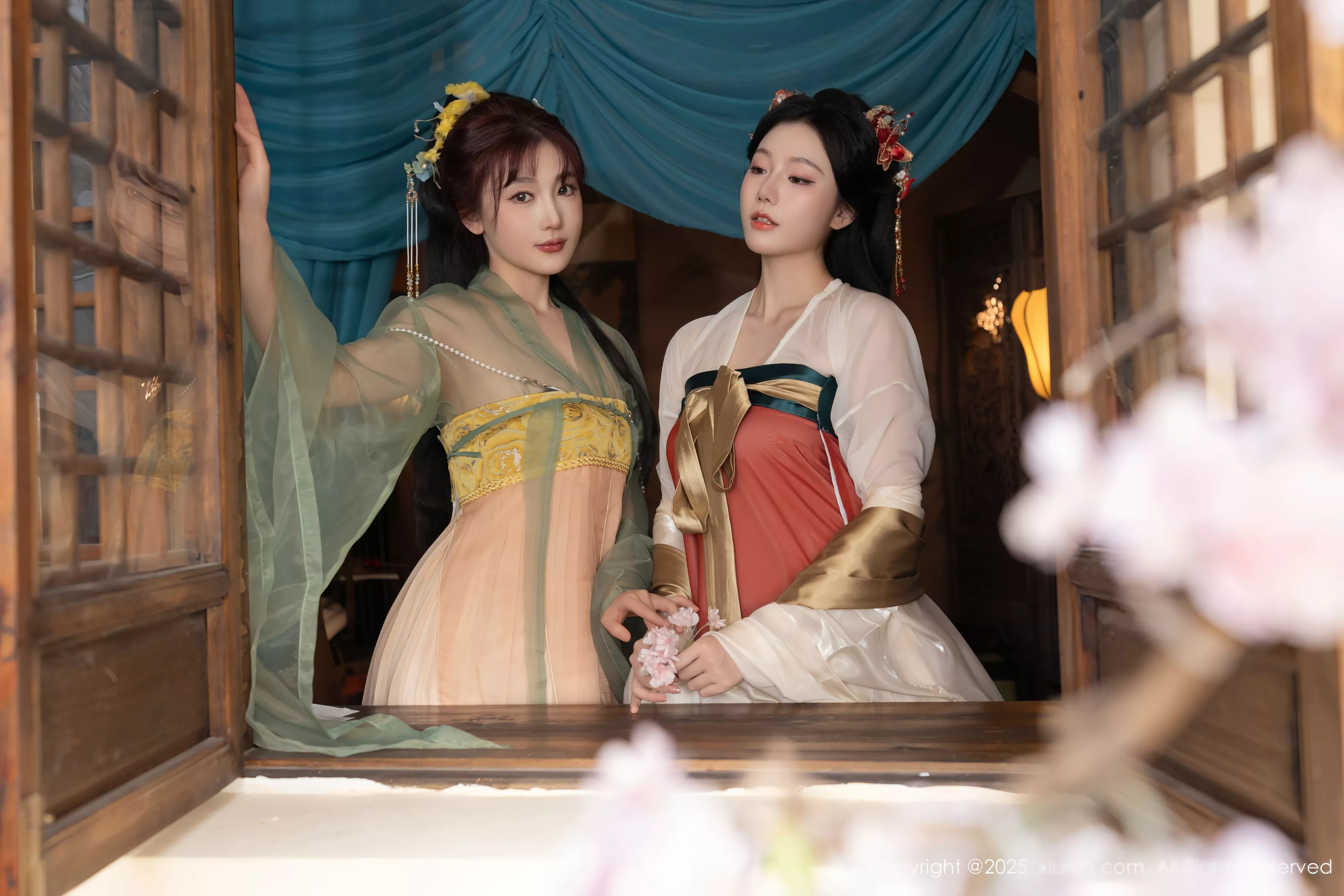 秀人集.com_[XiuRen秀人网]No.10223_模特合集女神陆萱萱＆安然anran激情互动薄纱古装撩人诱惑写真80P