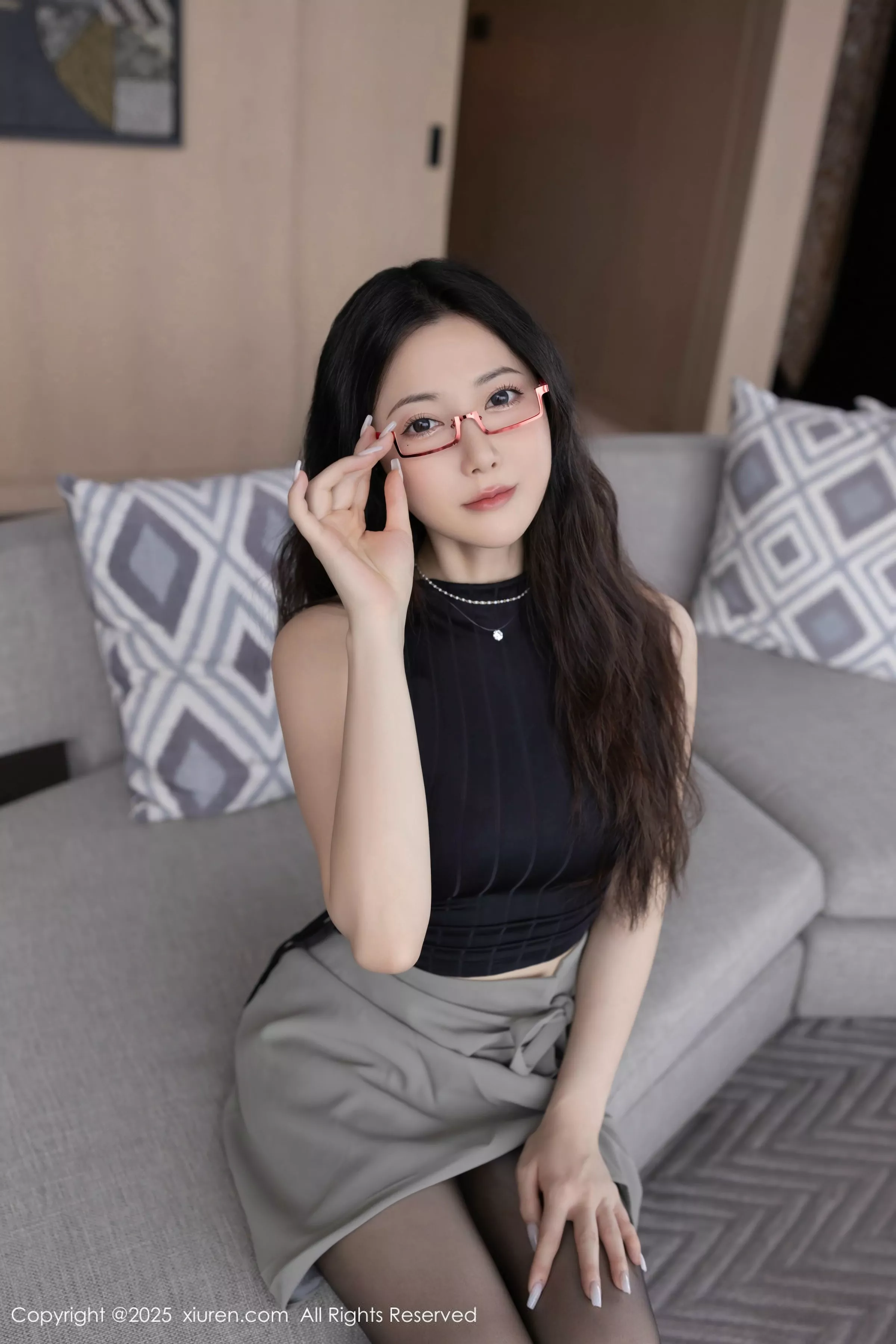 秀人集.com_[XiuRen秀人网]No.10231_模特鱼子酱Fish私房性感紫色内衣配黑丝吊袜秀完美身材诱惑写真80P