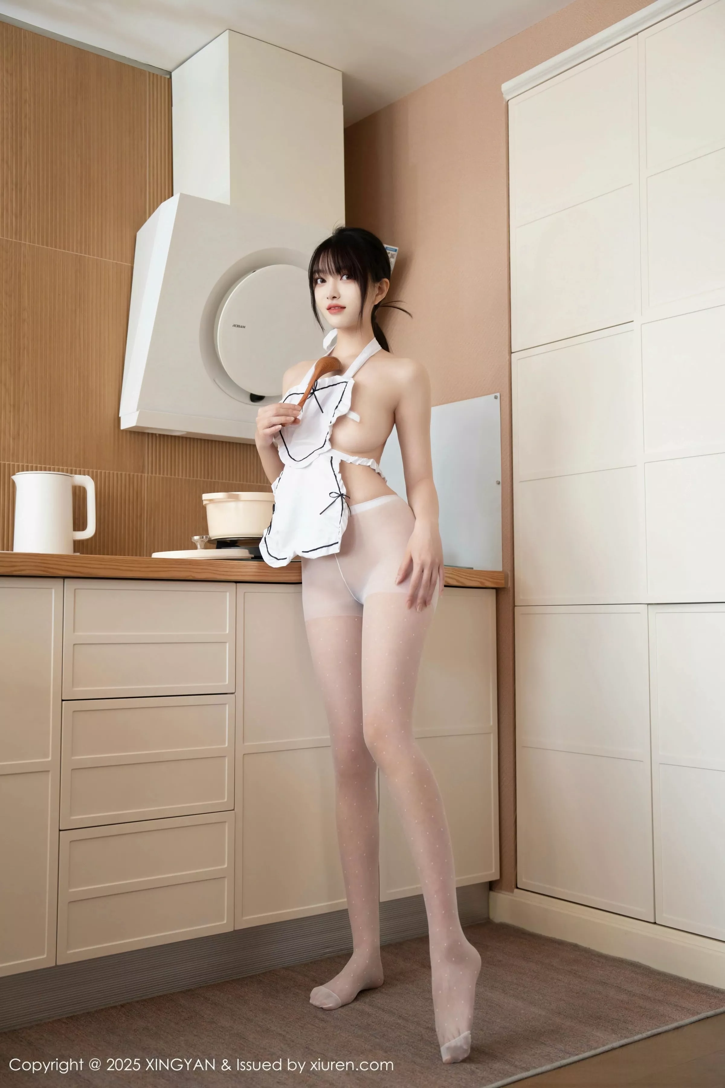 秀人集.com_[XINGYAN星颜社]VOL.342_模特白露lulu性感白色围裙配超薄无内白丝秀曼妙身姿诱惑写真69P