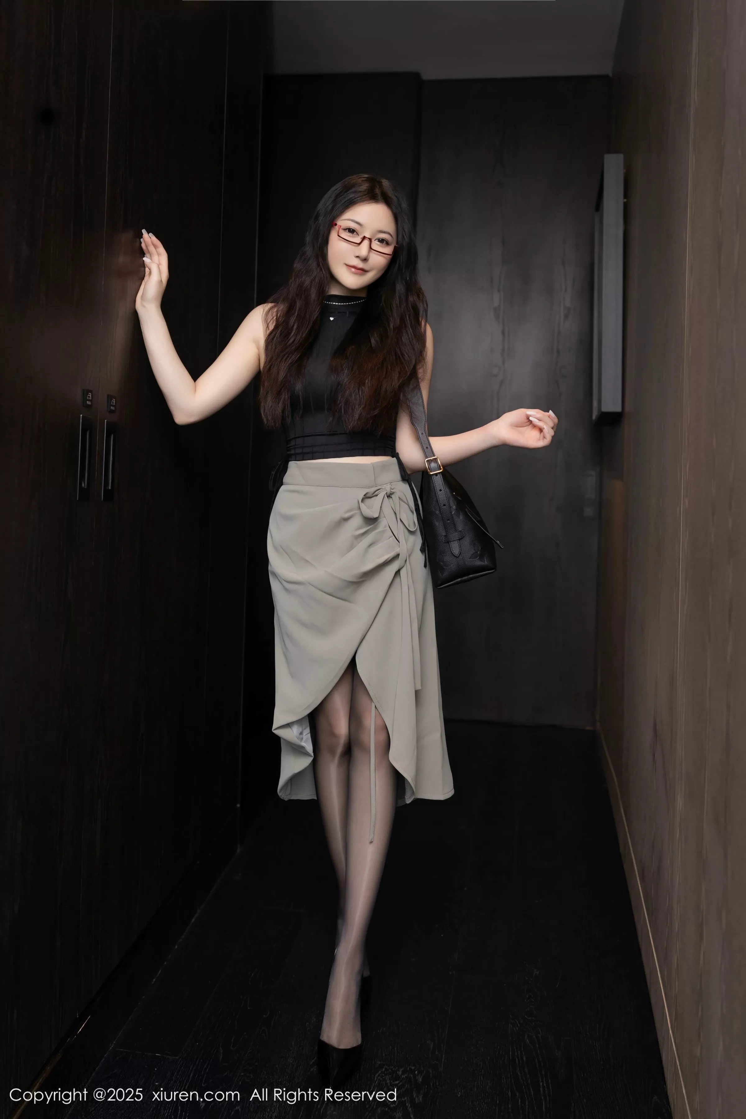 秀人集.com_[XiuRen秀人网]No.10231_模特鱼子酱Fish私房性感紫色内衣配黑丝吊袜秀完美身材诱惑写真80P