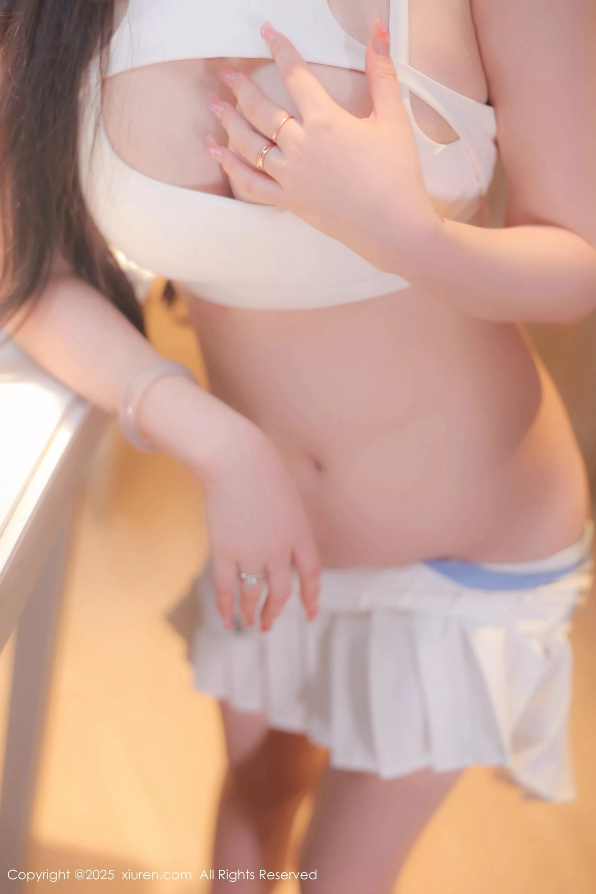 秀人集.com_[XiuRen秀人网]No.10254_新人模特奶油猫呀性感白色短裙+白色浴袍秀丰满身材诱惑写真86P