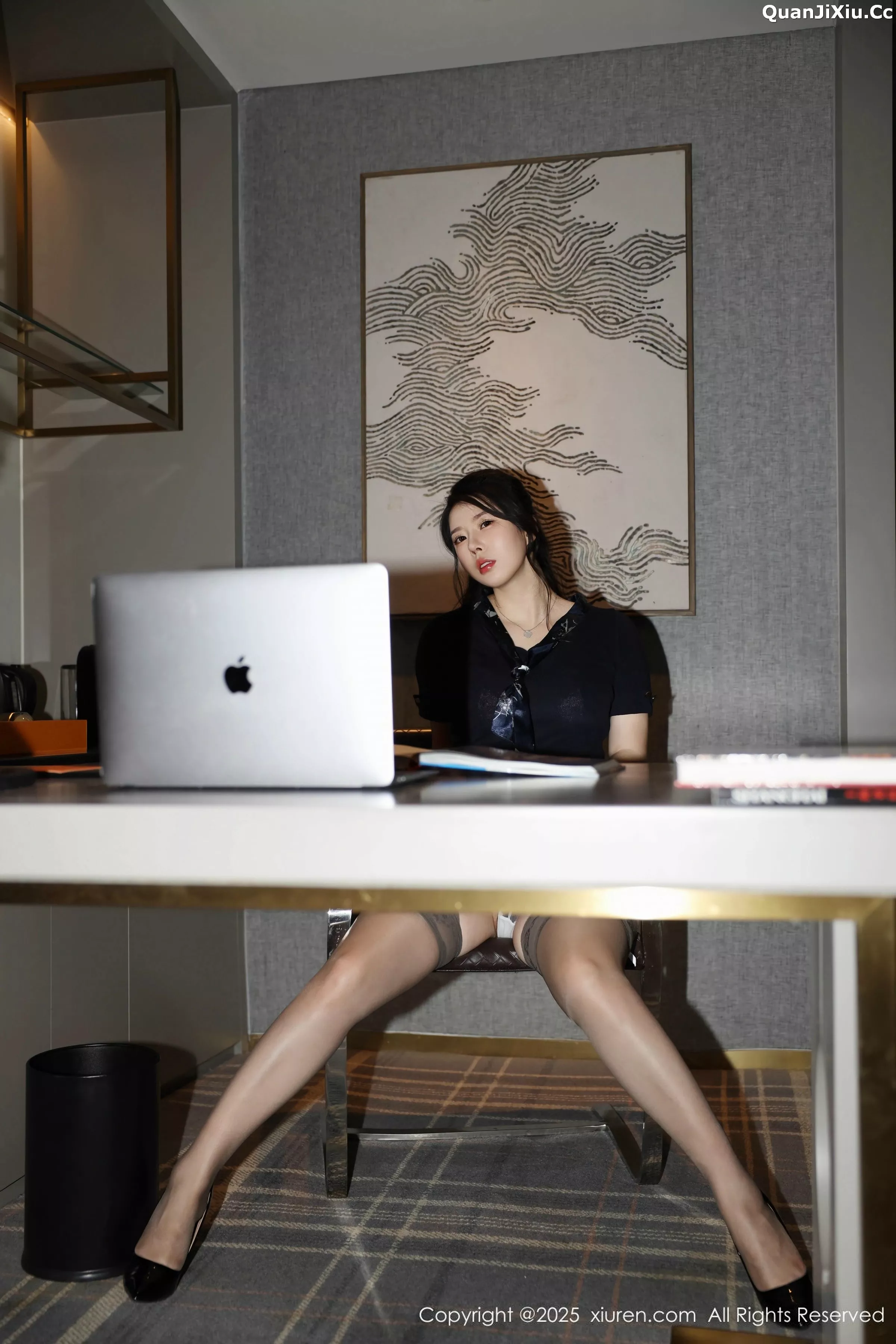 秀人集.com_[XiuRen秀人网]No.10266_模特白茹雪abby性感黑色OL服饰配灰丝吊袜秀丰腴身材诱惑写真72P