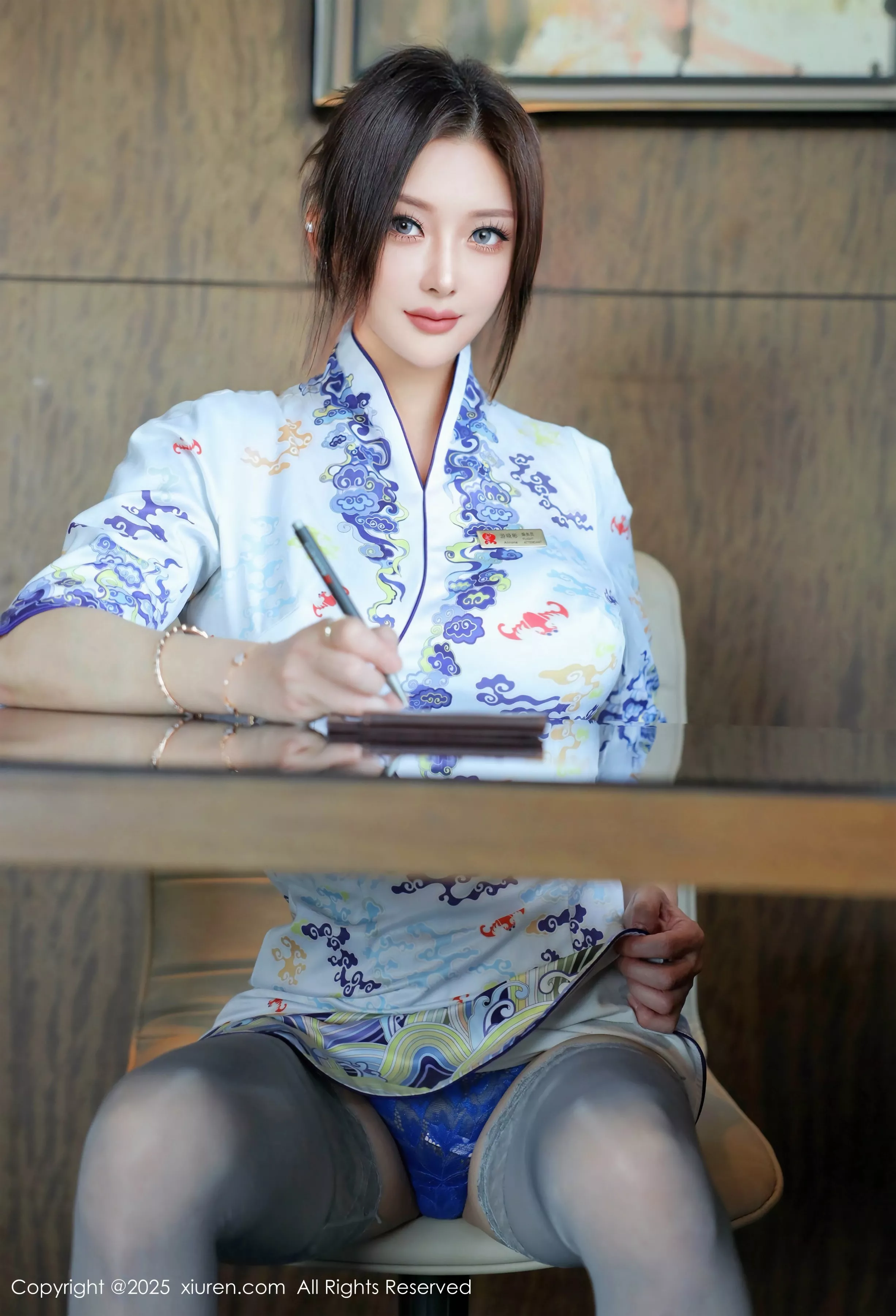 秀人集.com_[XiuRen秀人网]No.10273_新人模特苏一诺性感青色旗袍露蓝色内衣配灰丝袜秀美腿诱惑写真79P