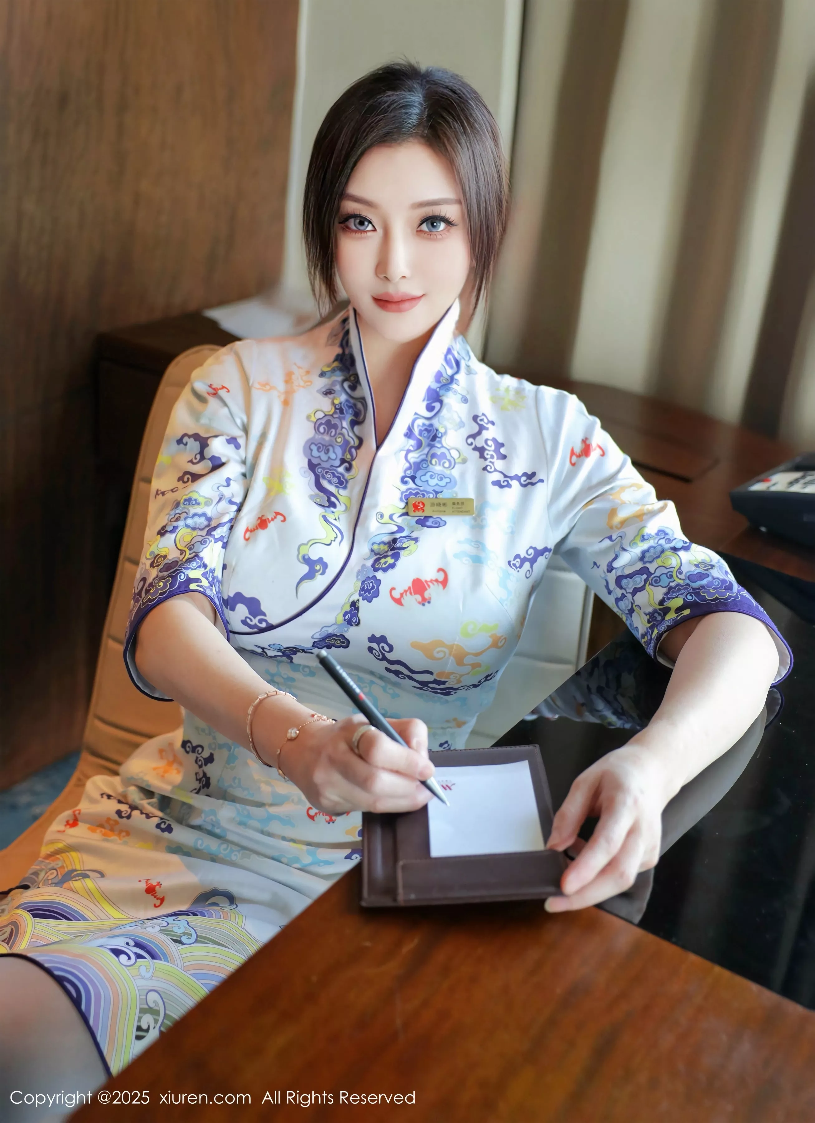 秀人集.com_[XiuRen秀人网]No.10273_新人模特苏一诺性感青色旗袍露蓝色内衣配灰丝袜秀美腿诱惑写真79P