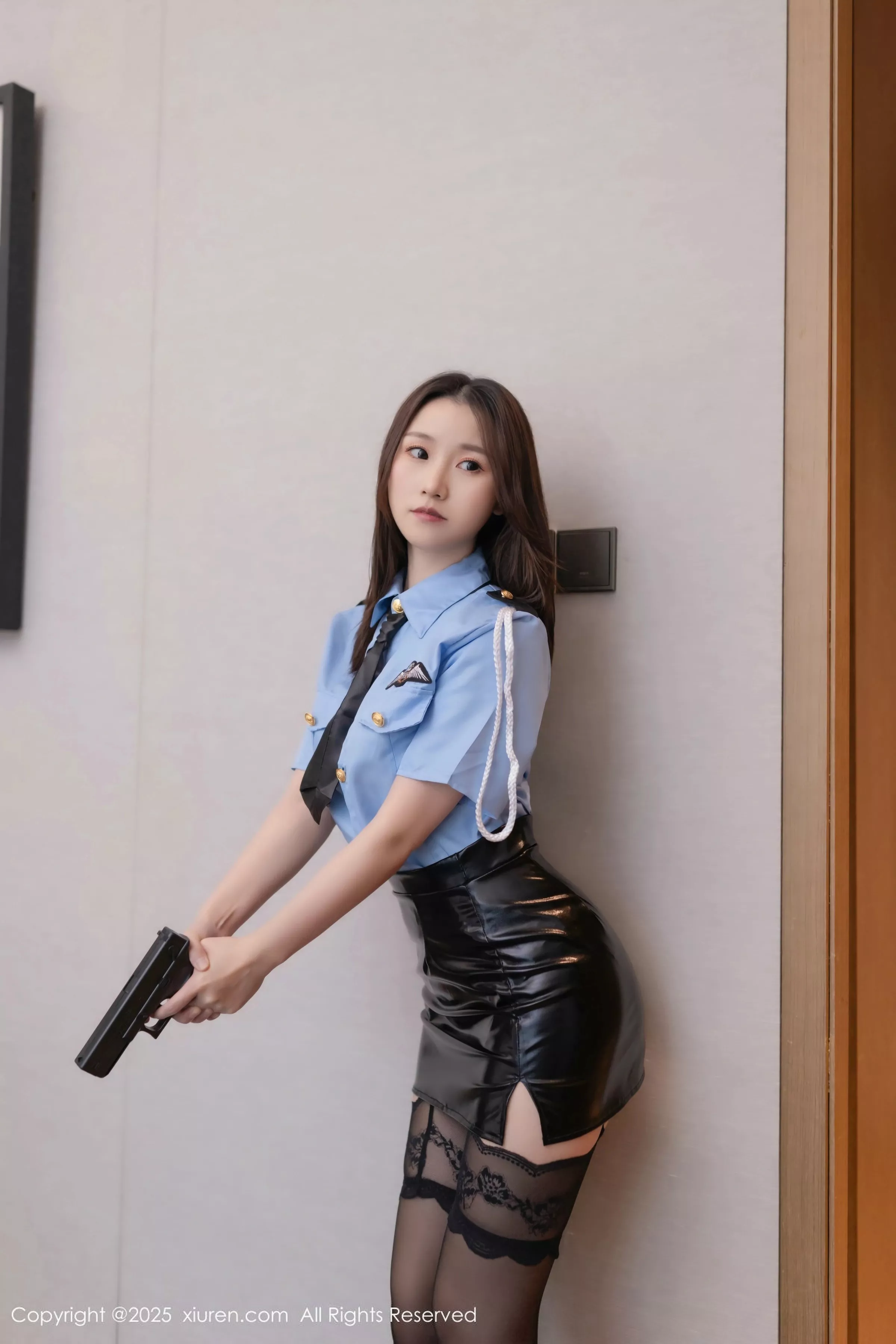 秀人集.com_[XiuRen秀人网]No.10277_模特杏子Yada性感制服露黑色内衣配黑丝吊袜秀曼妙身姿诱惑写真82P